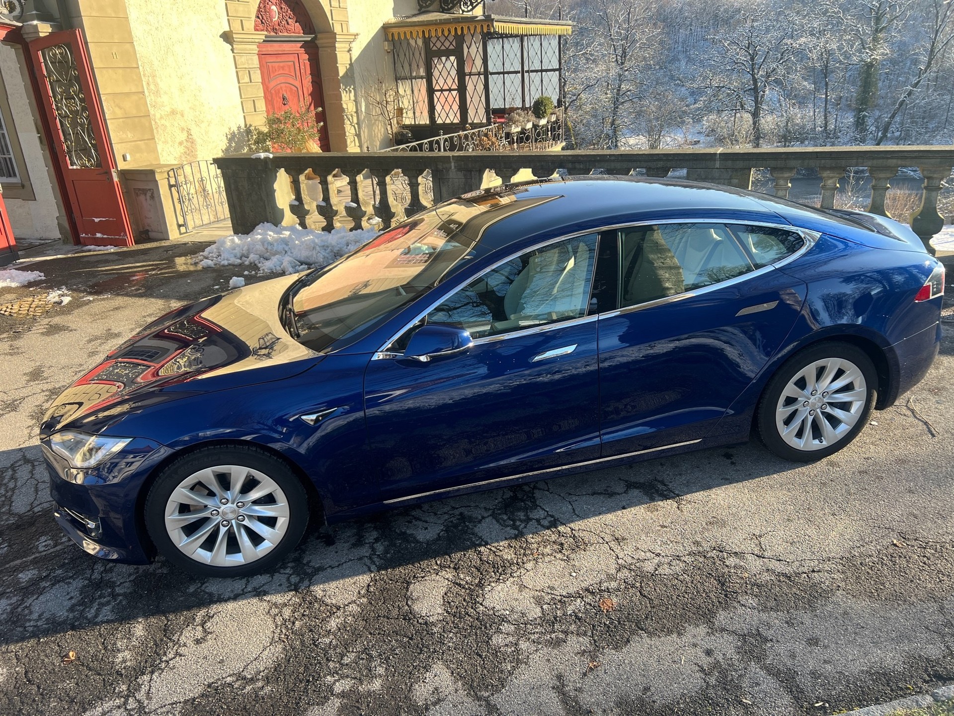 TESLA Model S 75 D-image-1