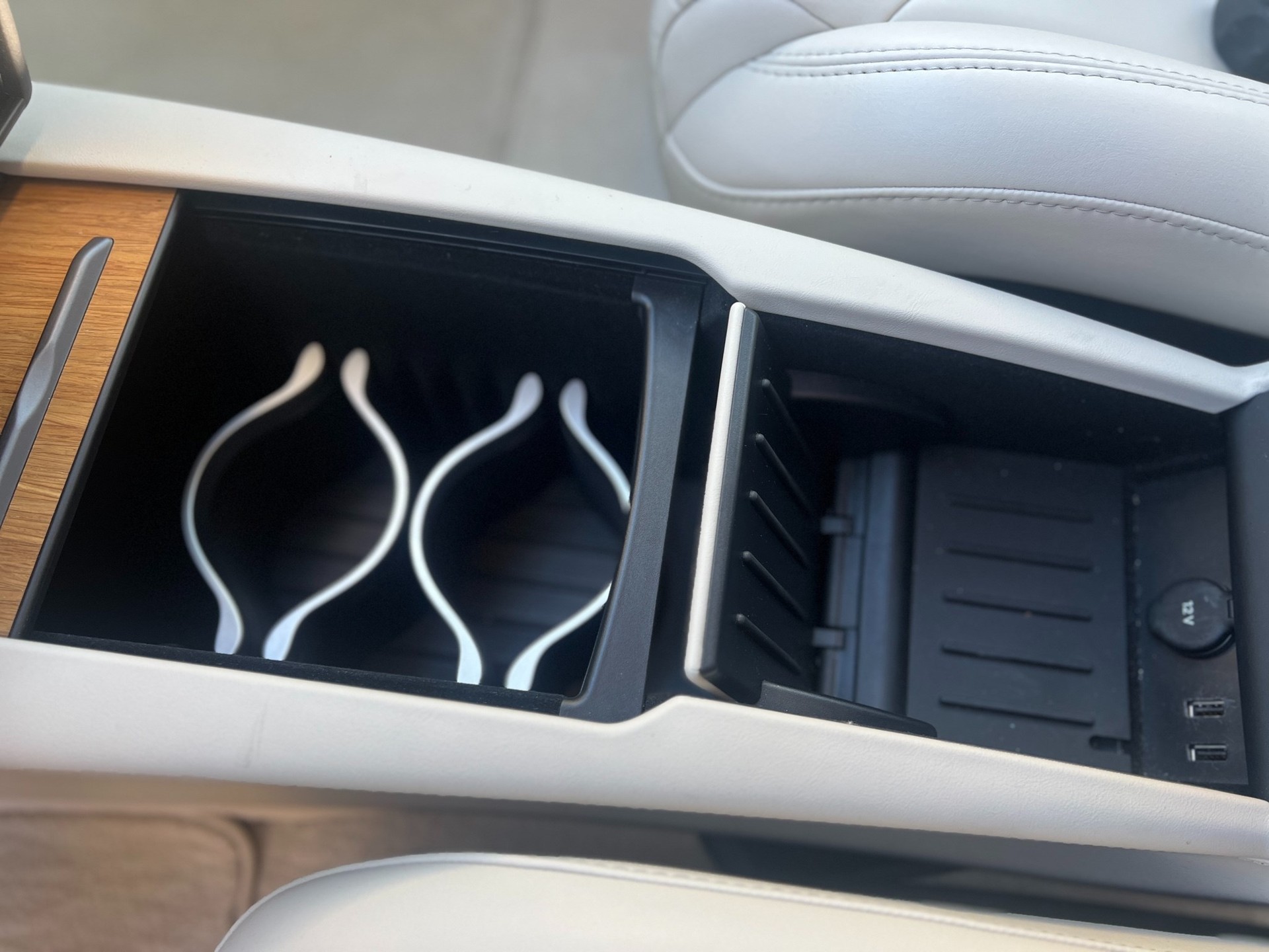 TESLA Model S 75 D-image-11