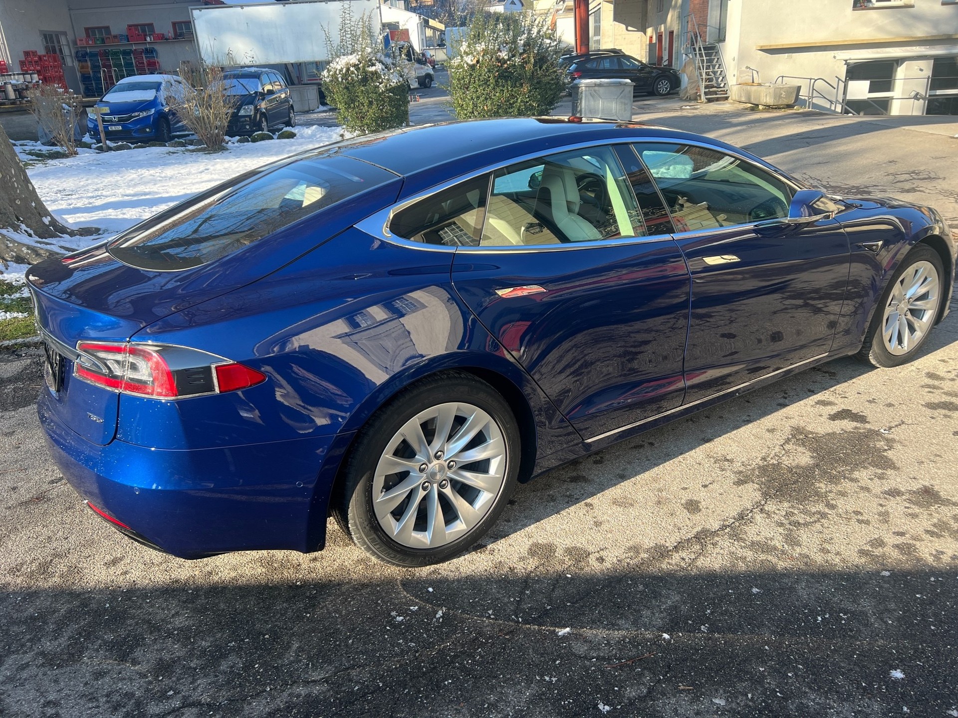 TESLA Model S 75 D-image-3