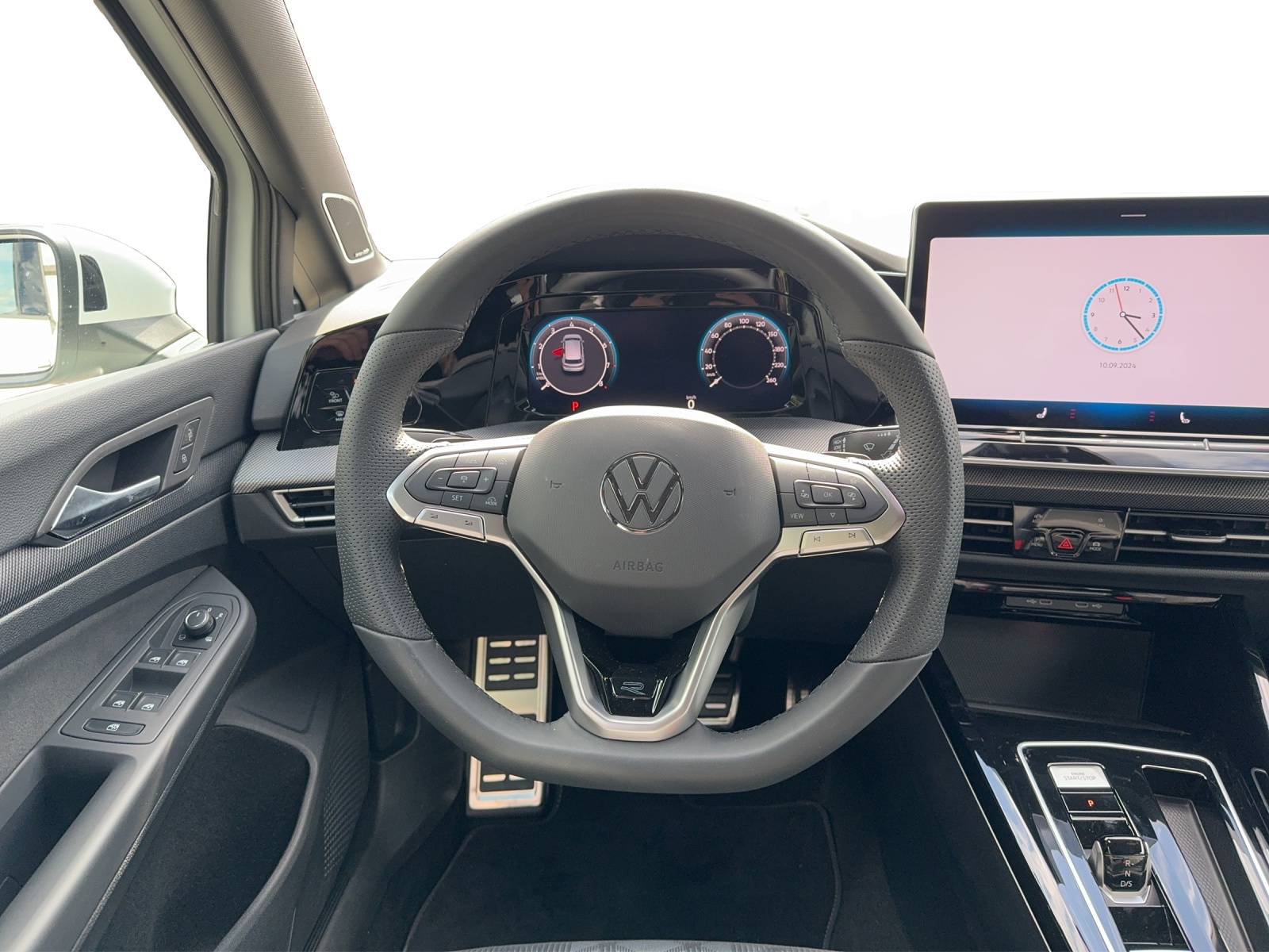 VW Golf 1.5 e TSI mHEV R-Line DSG-image-9