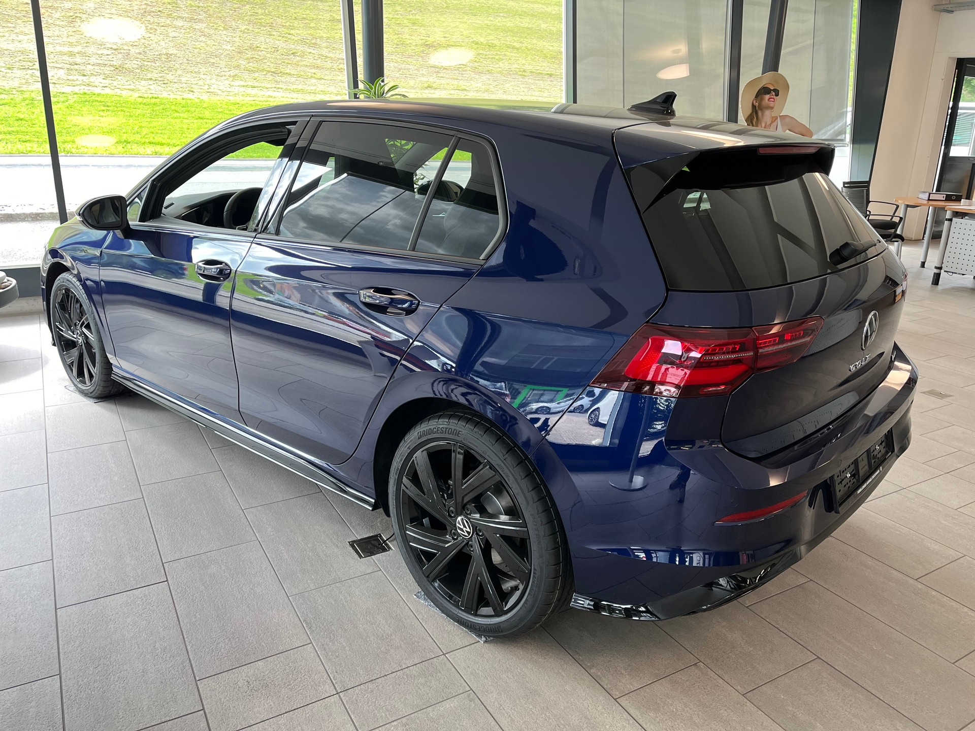 VW Golf 2.0 TSI R-Line DSG 4 Motion-image-1