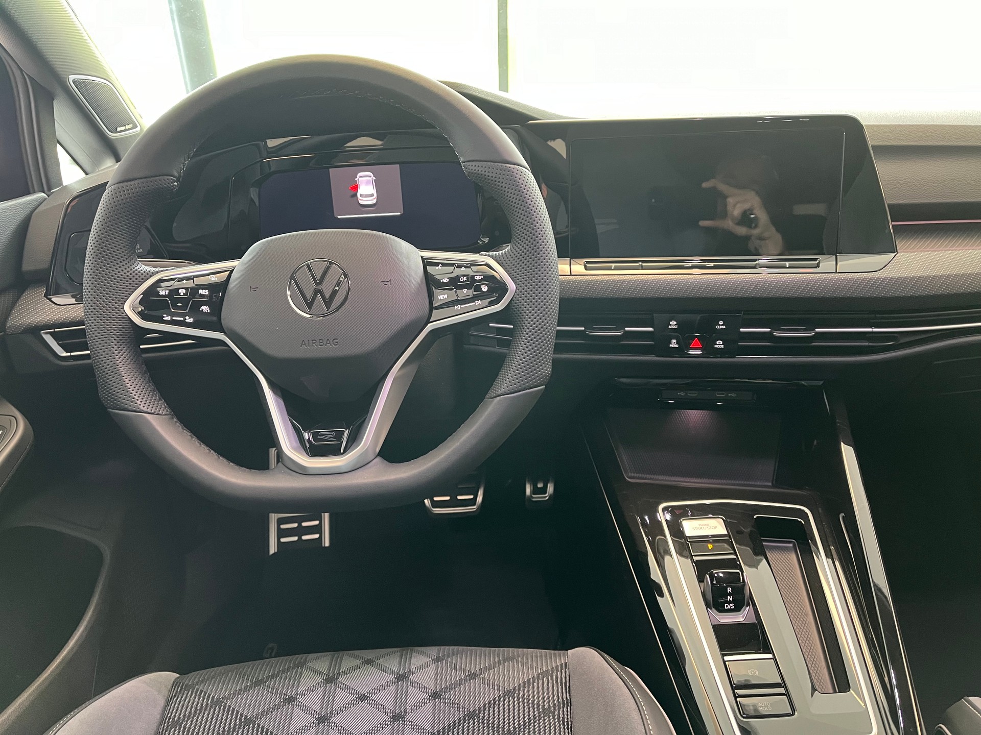 VW Golf 2.0 TSI R-Line DSG 4 Motion-image-6