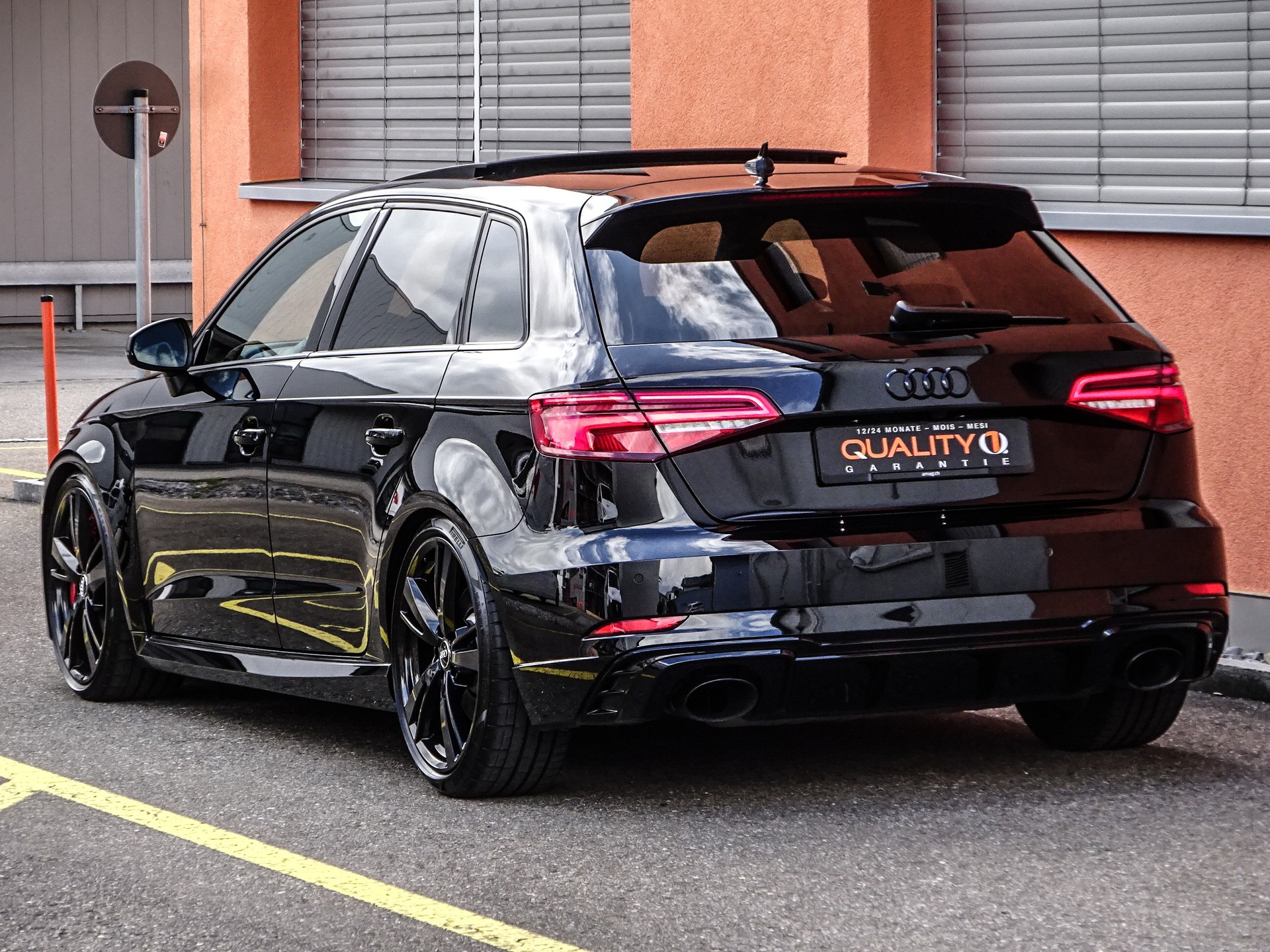 AUDI RS3 Sportback 2.5 TSI quattro S-tronic // CH-Fahrzeug // ABT Motorsport // ohne OPF....-image-4