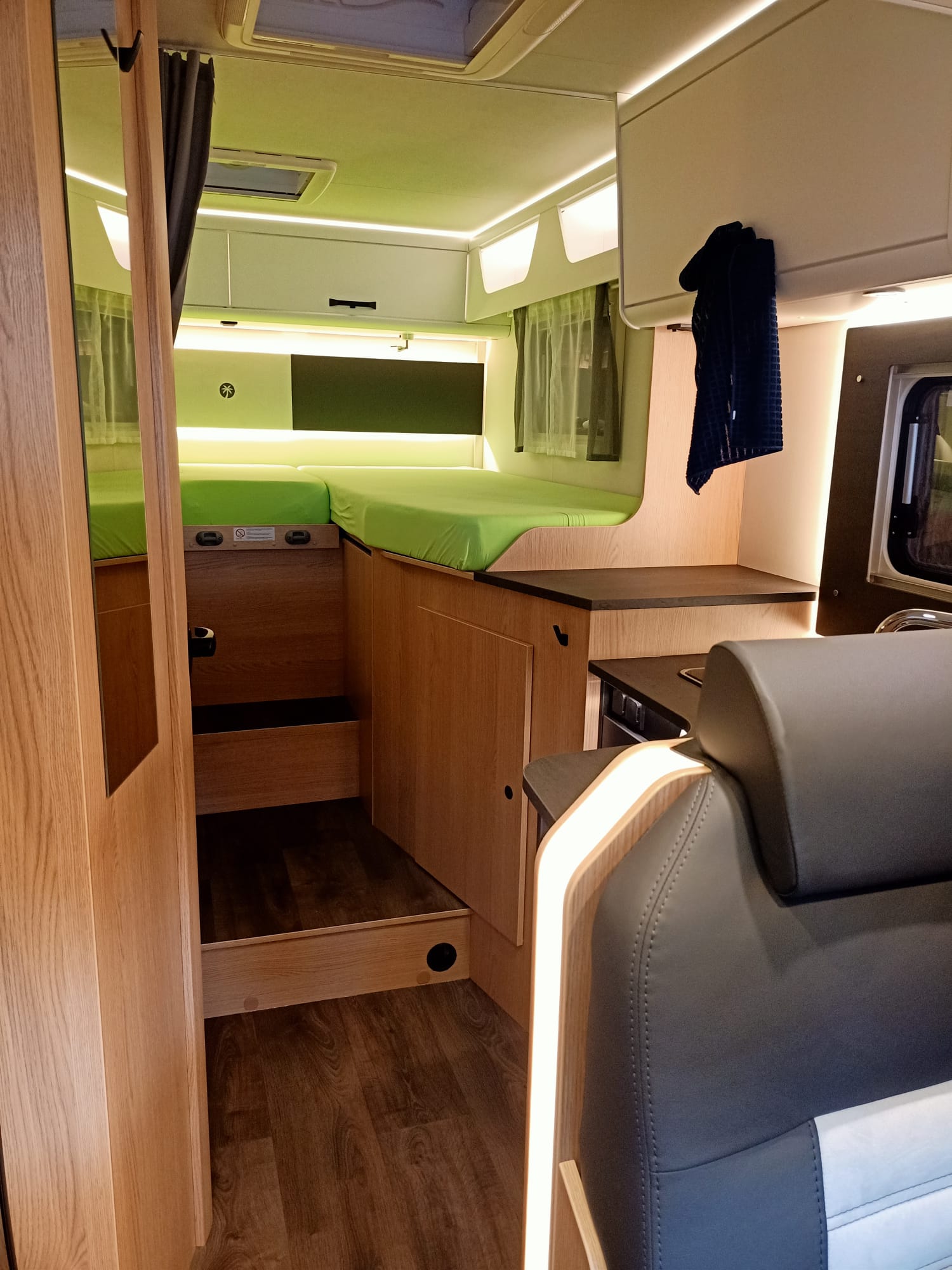 FORD Sunlight CH T670 S Adventure Edition-image-19