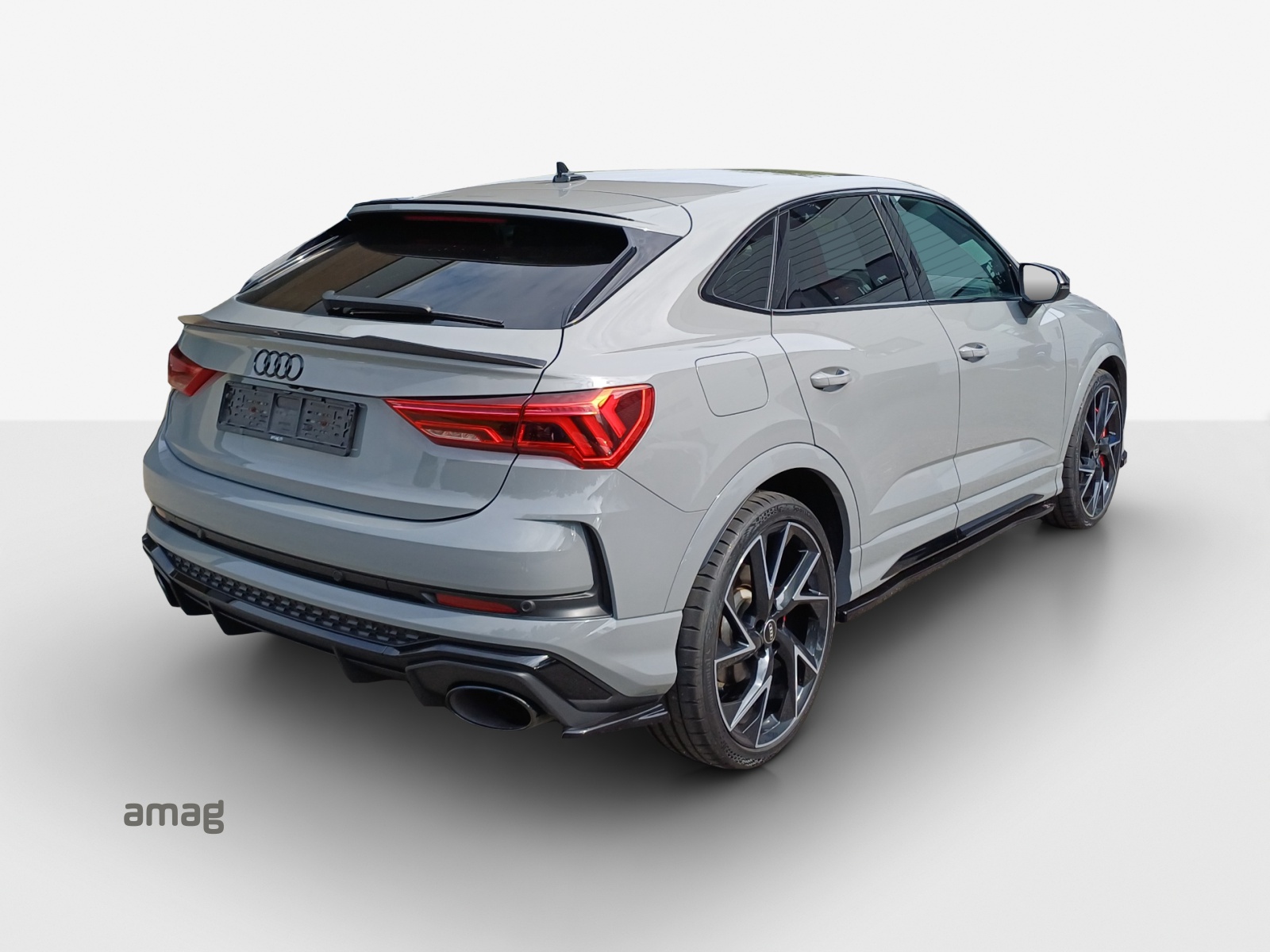 AUDI RS Q3 Sportback quattro S tronic-image-4