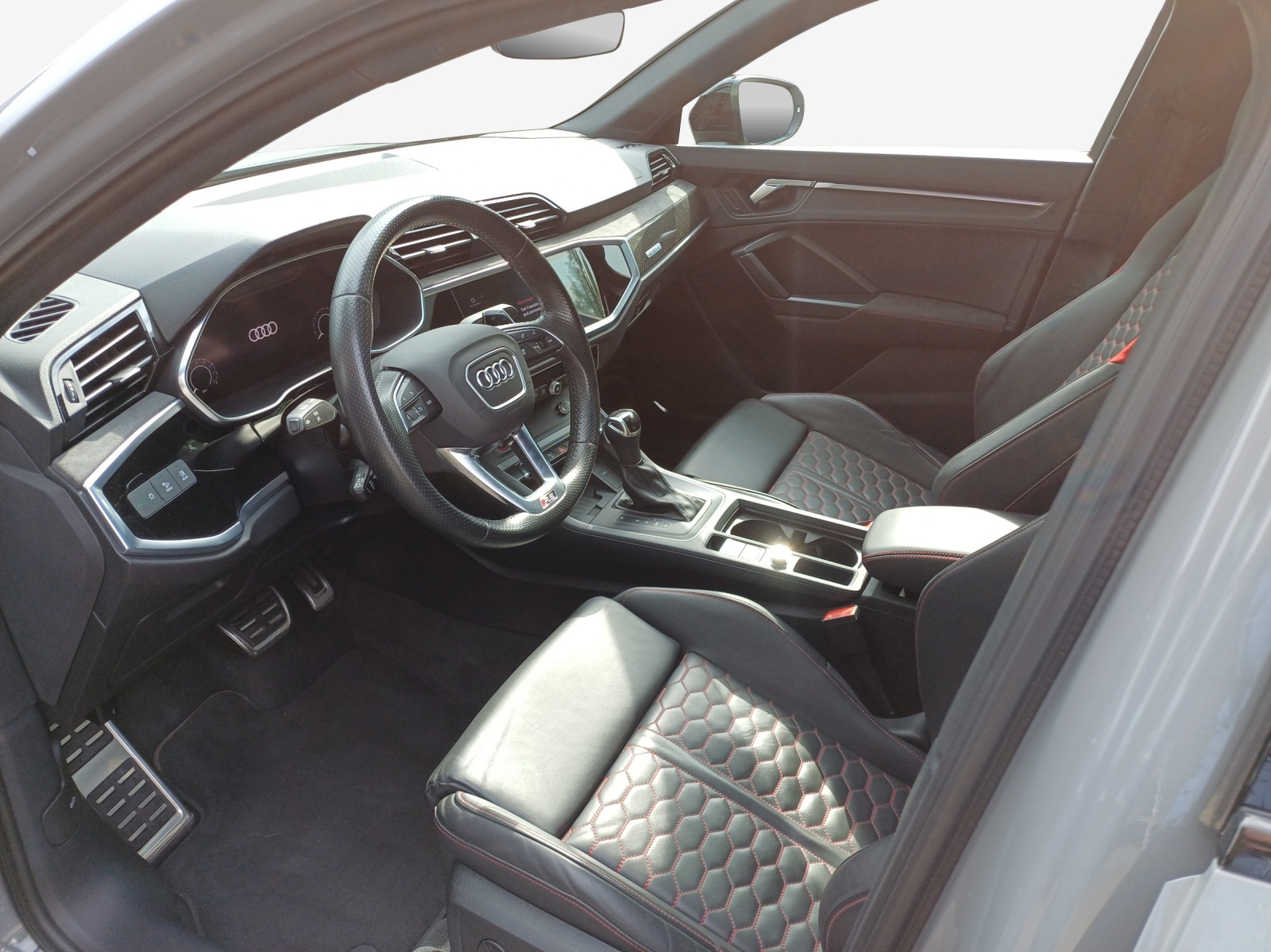 AUDI RS Q3 Sportback quattro S tronic-image-7
