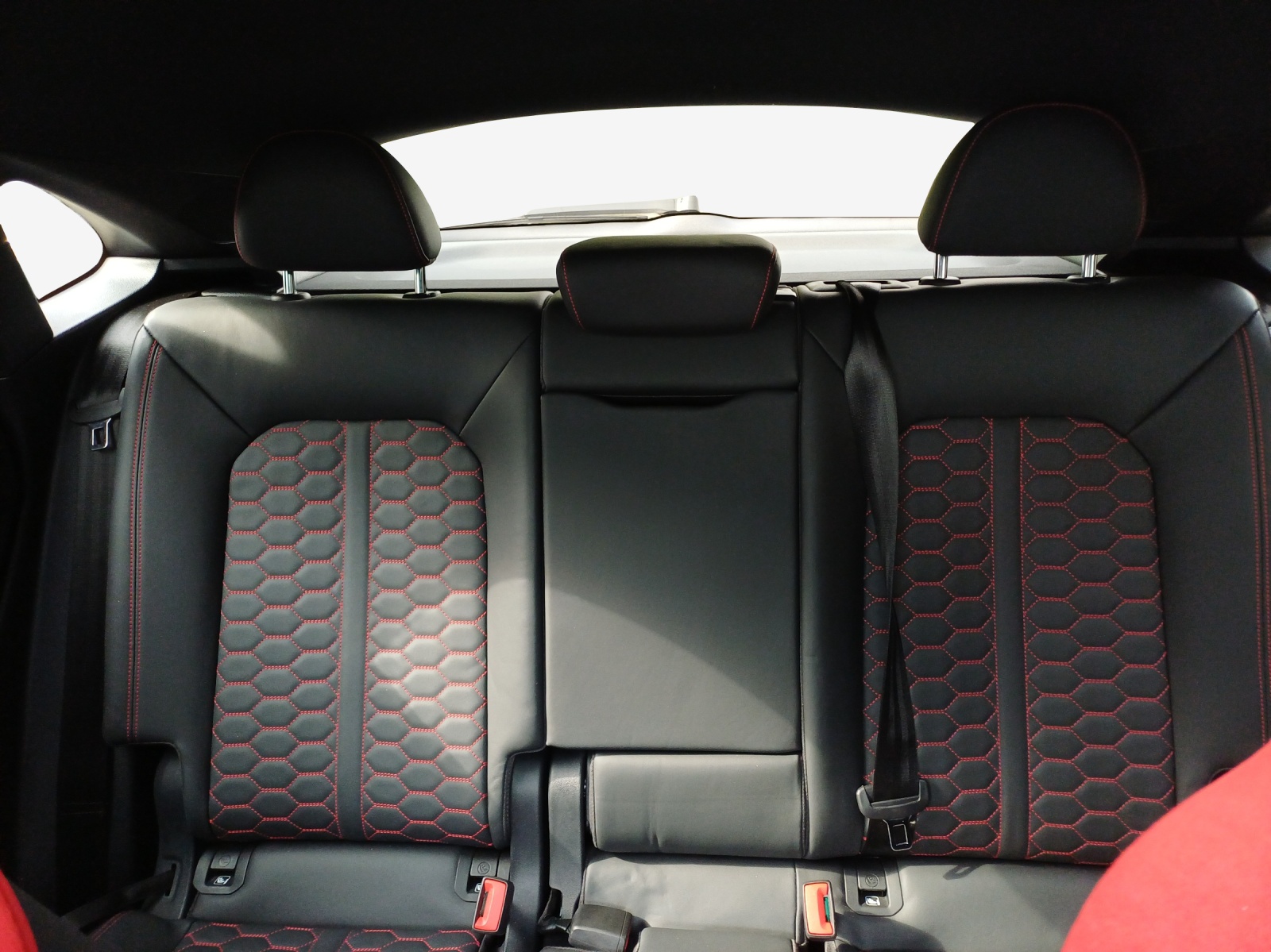 AUDI RS Q3 Sportback quattro S tronic-image-11