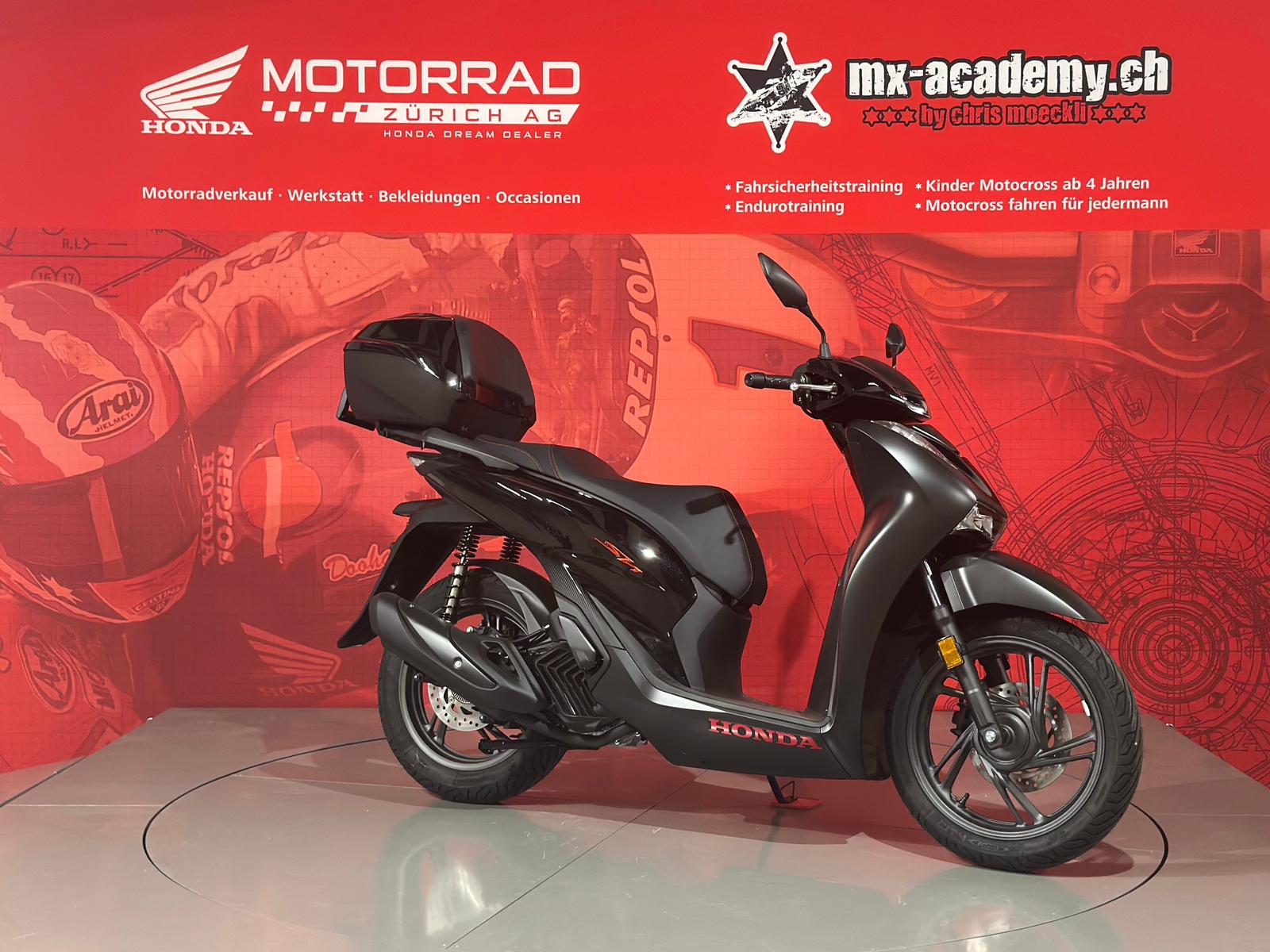 HONDA SH 125 + * Coal Black Metal*-showroom-element-2
