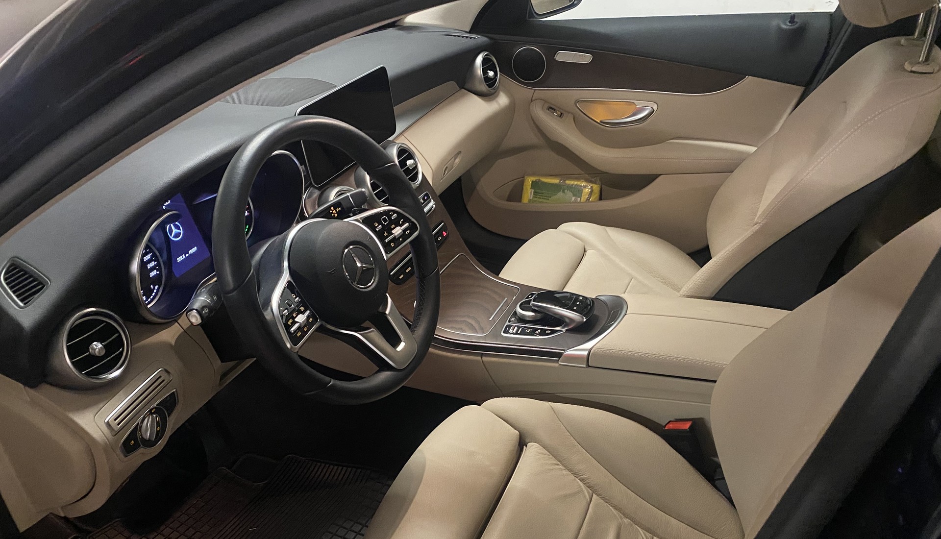 MERCEDES-BENZ C 200 4Matic Avantgarde 9G-Tronic-image-4