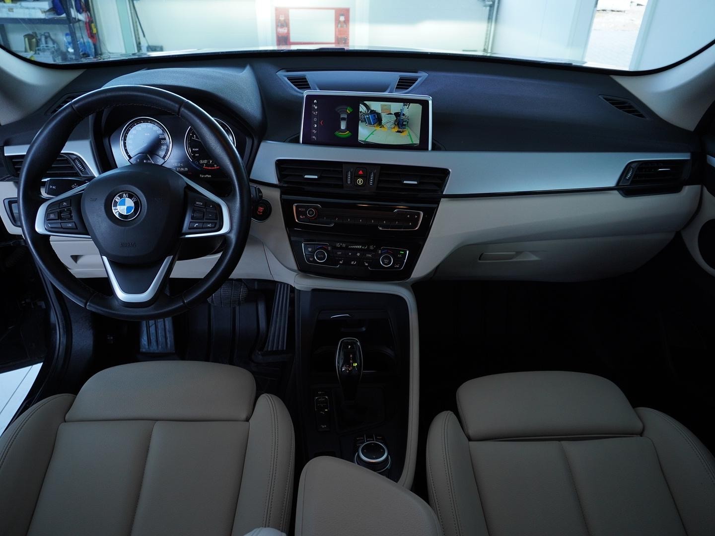 BMW X1 xDrive 18d Essential Edition Steptronic-image-2