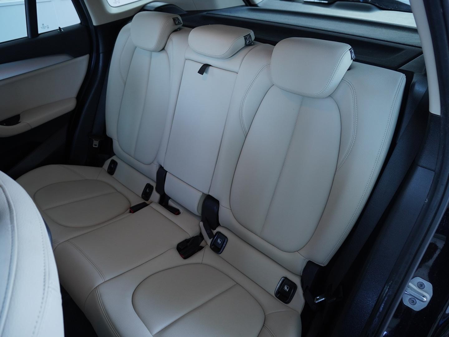 BMW X1 xDrive 18d Essential Edition Steptronic-image-3