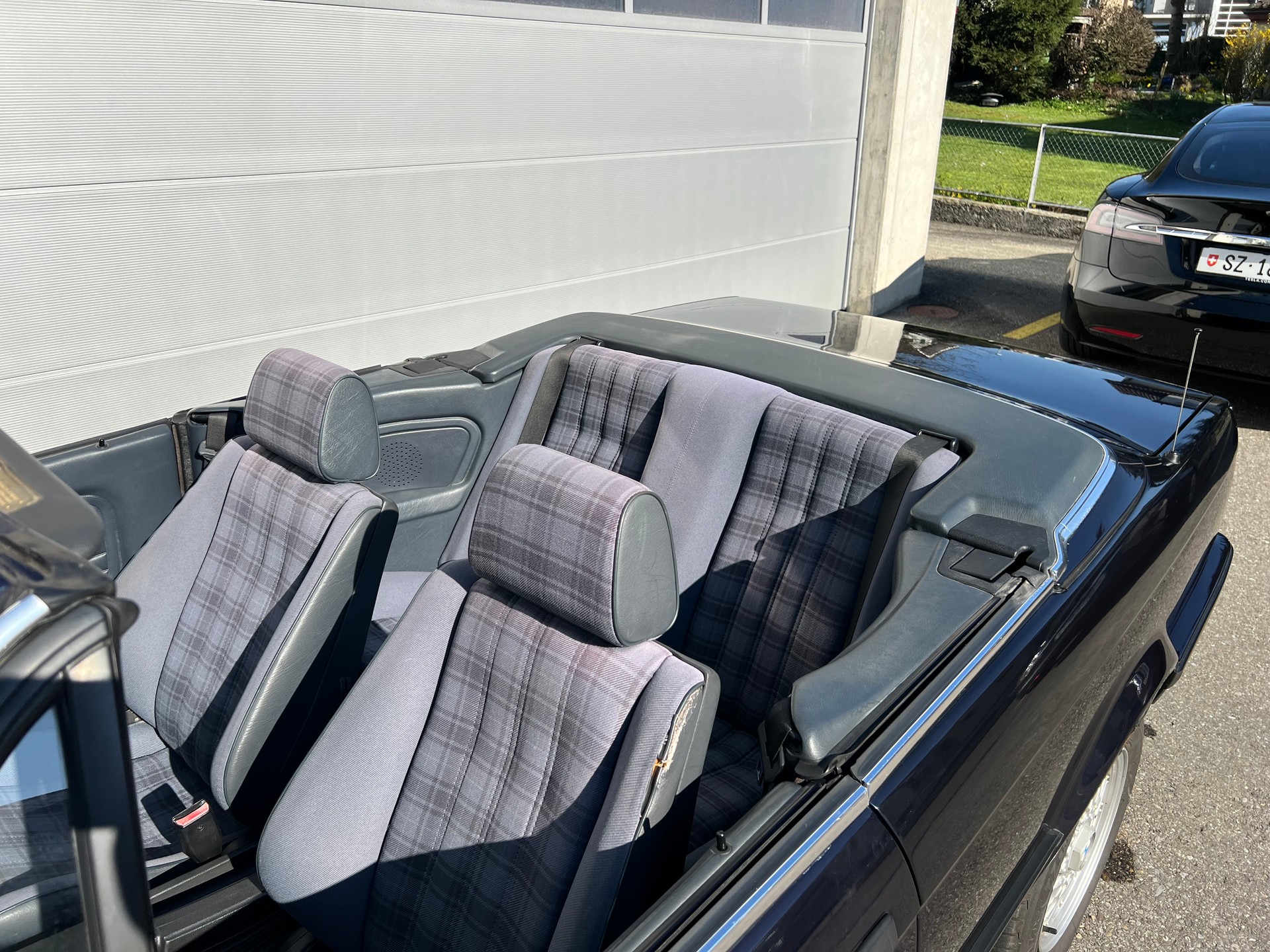 BMW 318i Cabrio-image-4