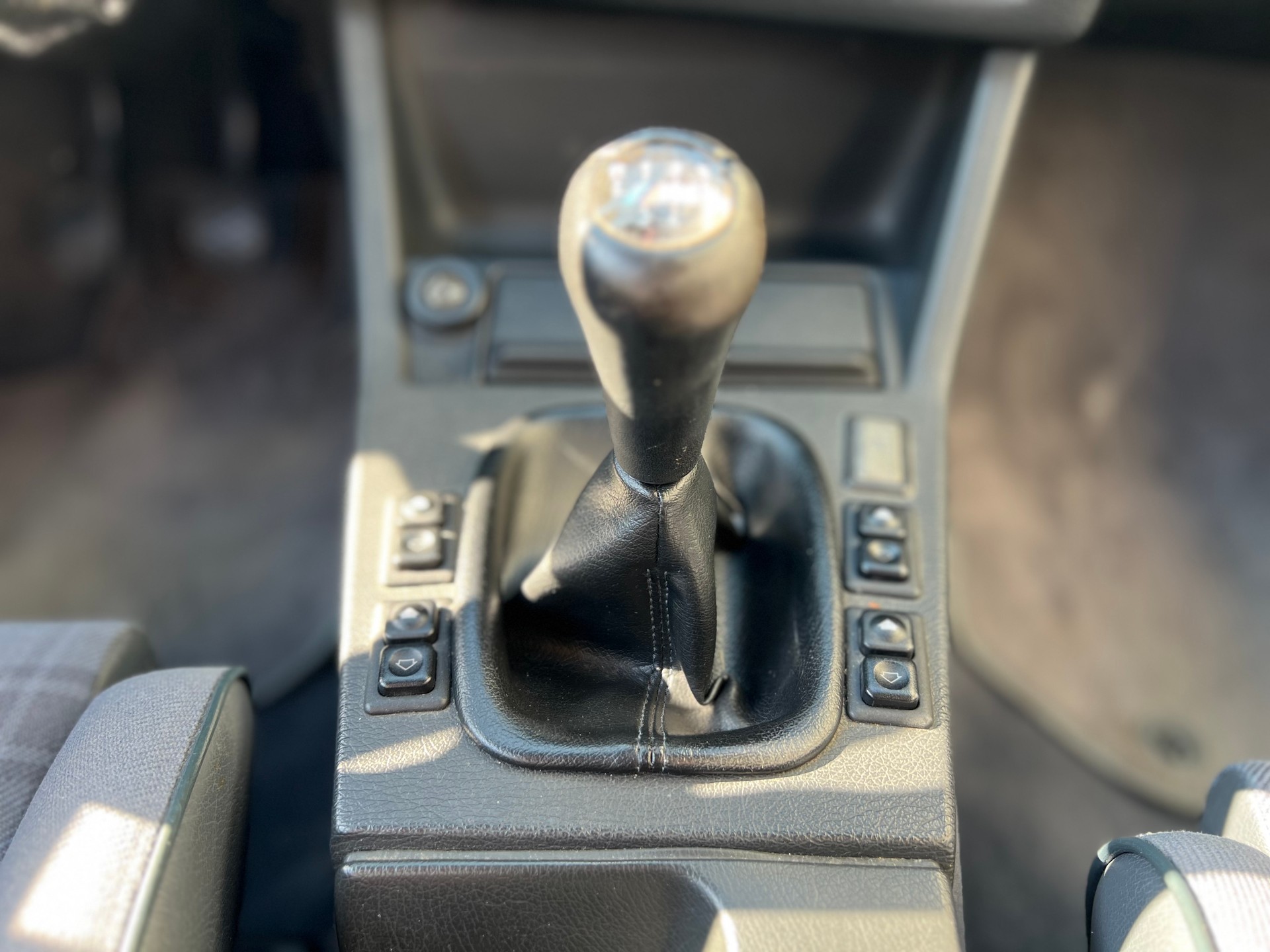 BMW 318i Cabrio-image-22