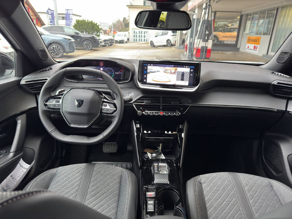 PEUGEOT 2008 1.2 Hybrid Allure Premium-image-6