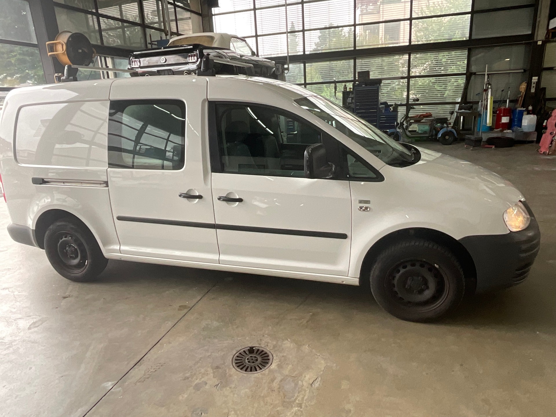 VW Caddy Maxi 1.9TDI-image-2