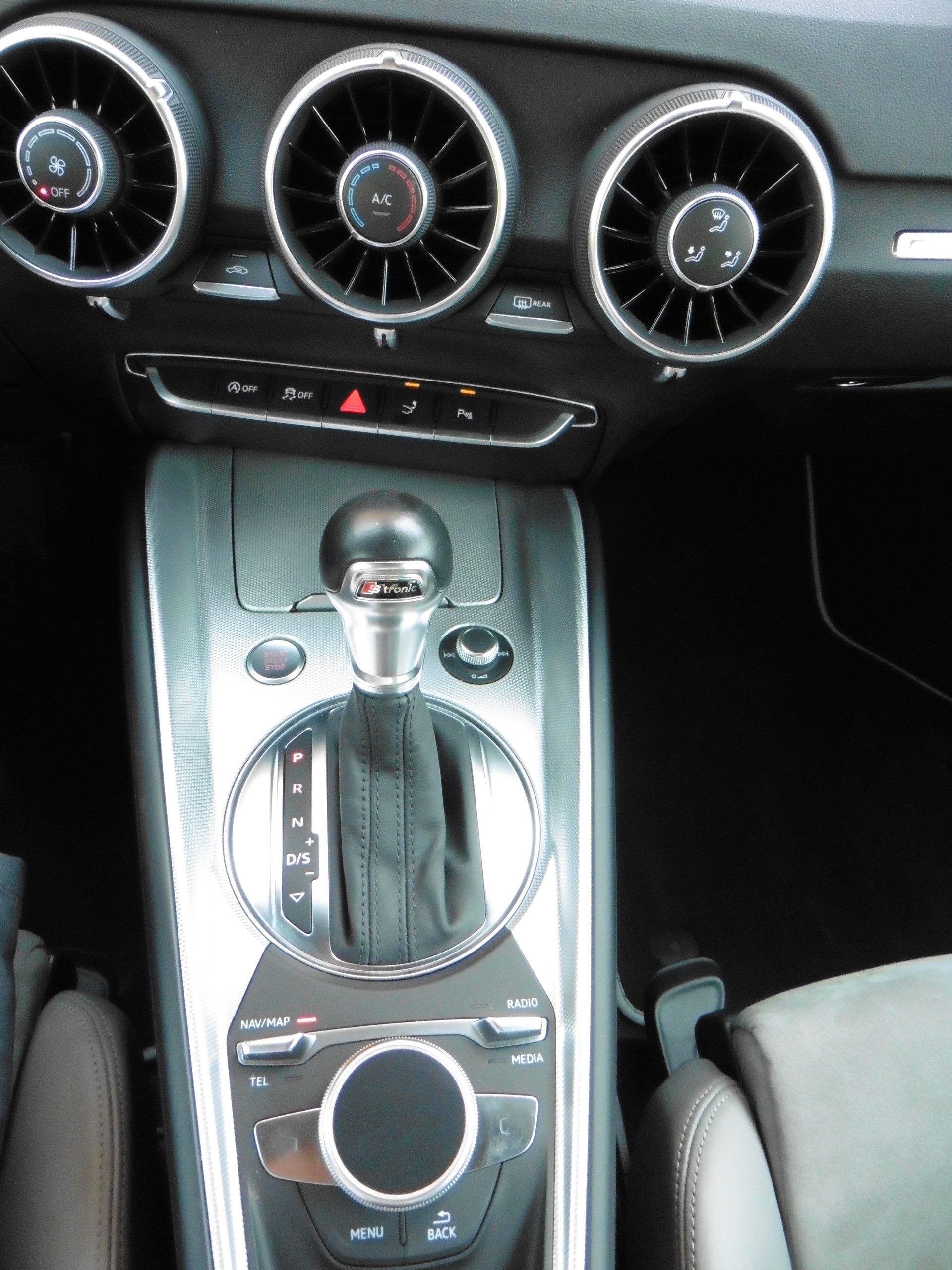 AUDI TT Coupé 2.0 TFSI quattro S-tronic-image-15
