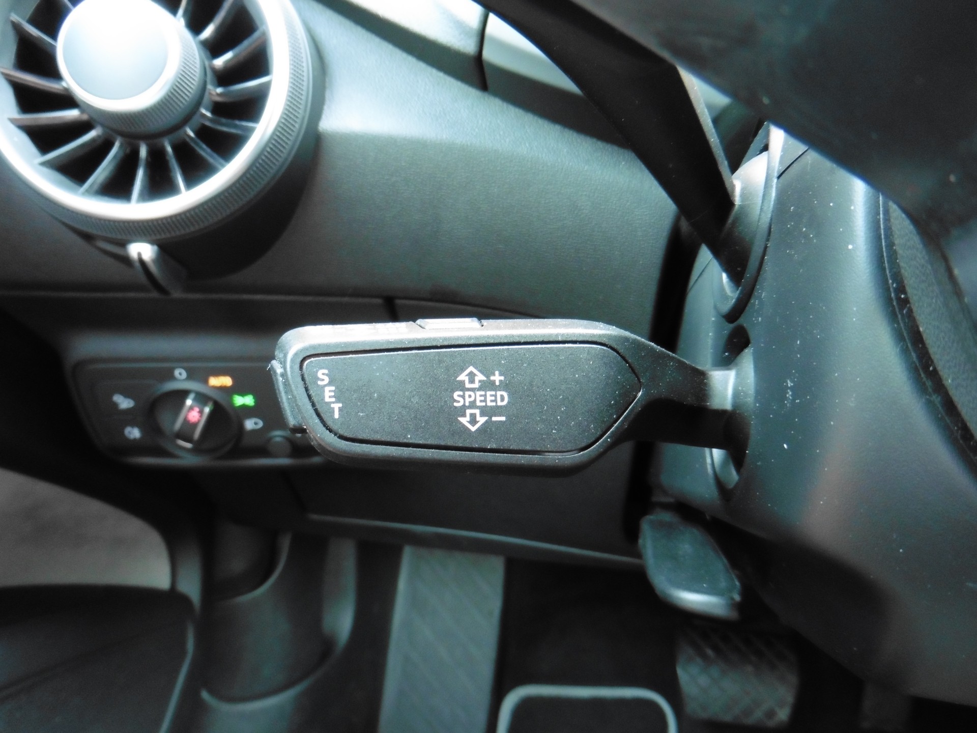 AUDI TT Coupé 2.0 TFSI quattro S-tronic-image-14