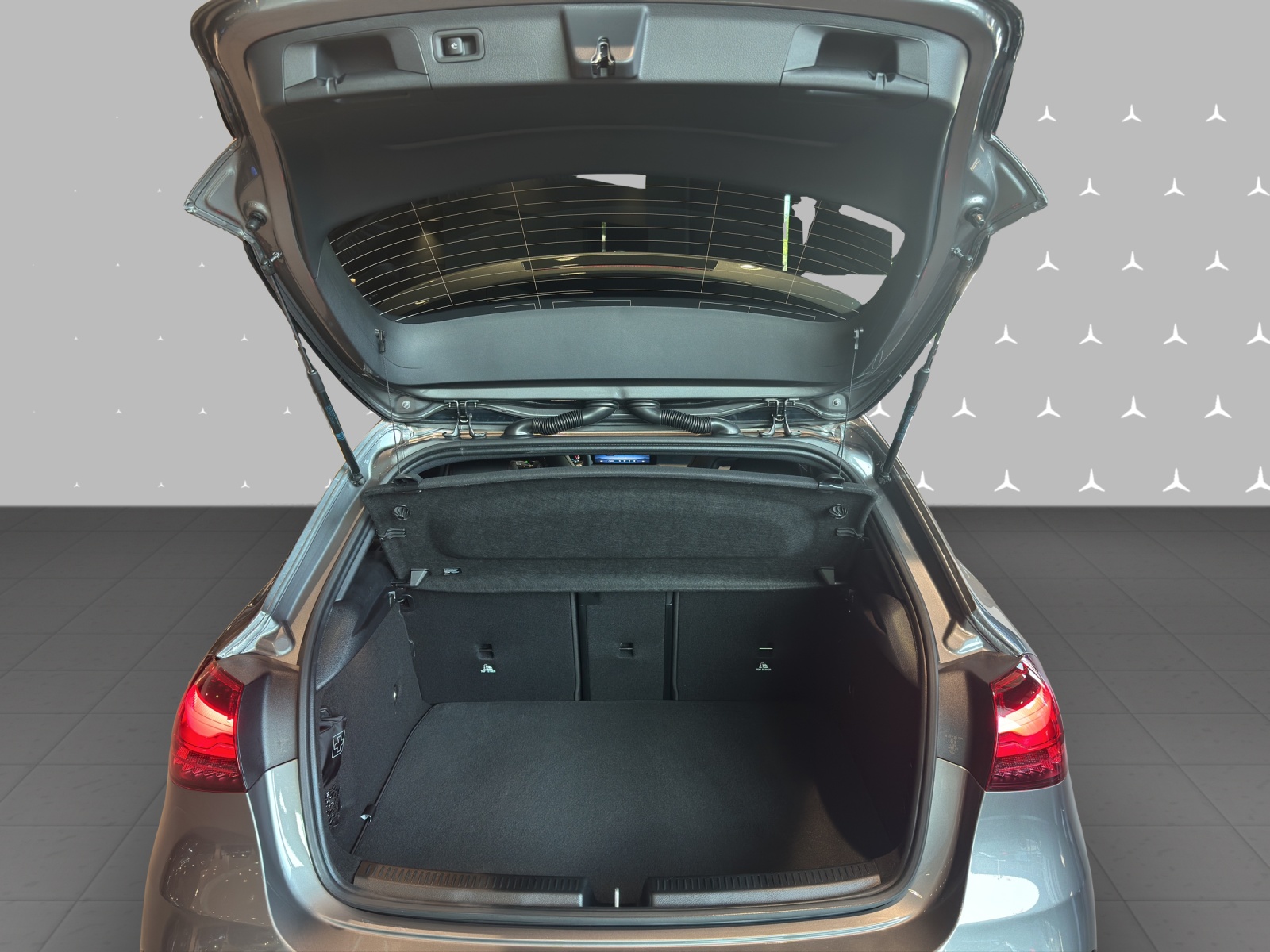 MERCEDES-BENZ A 200 Night Star 7G-DCT-image-7