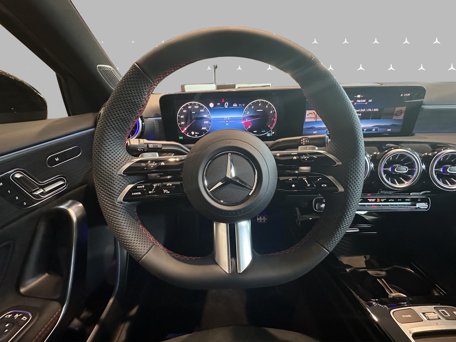 MERCEDES-BENZ A 200 Night Star 7G-DCT-image-12