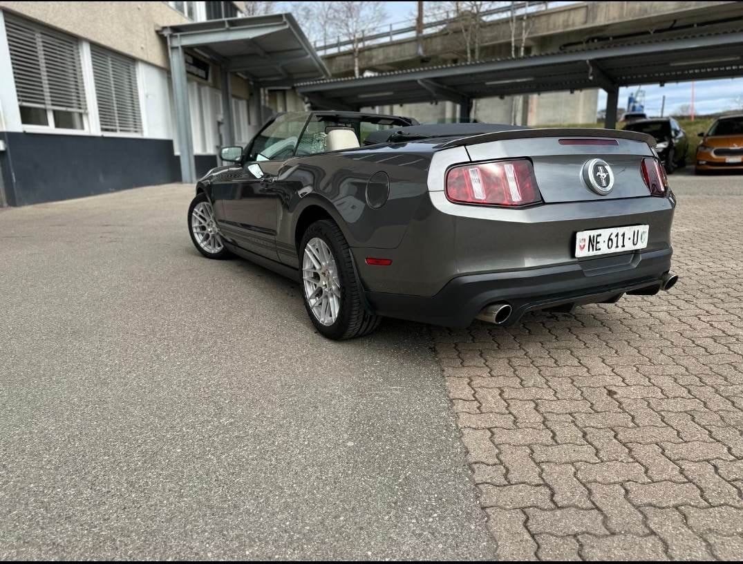 FORD MUSTANG-image-2