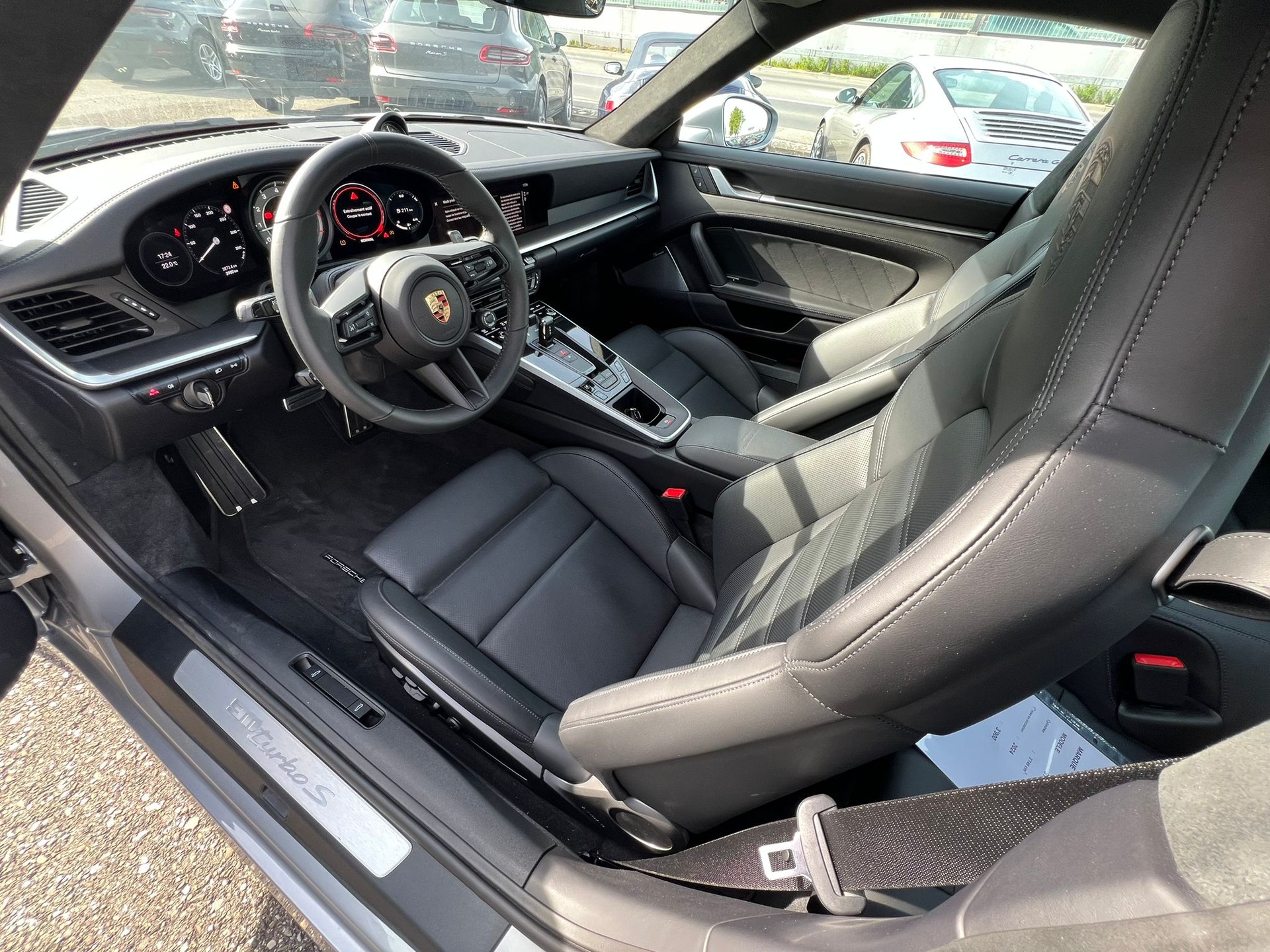 PORSCHE 911 Turbo S PDK-image-6