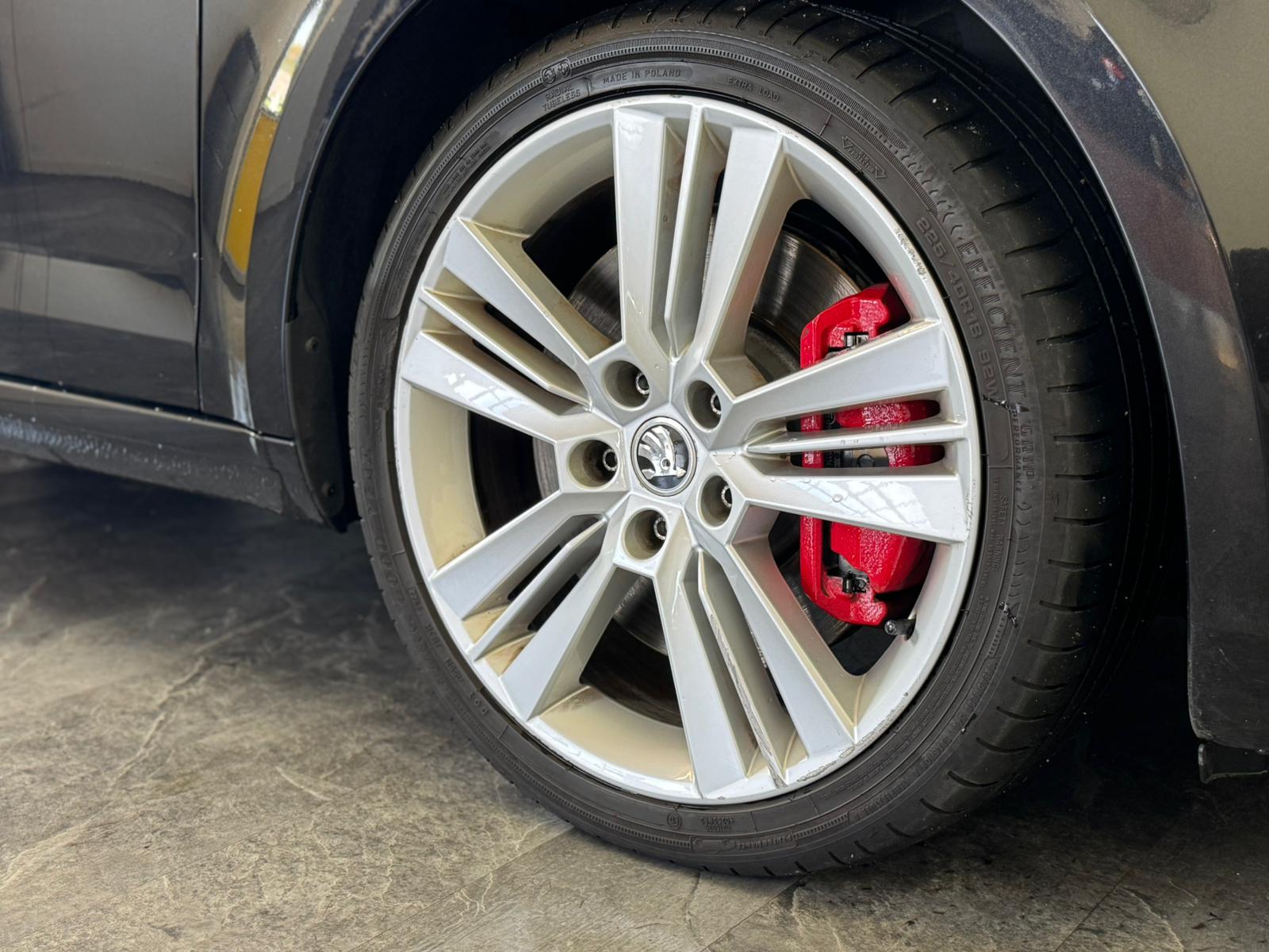 SKODA Octavia Combi 2.0 TSI RS DSG-image-15