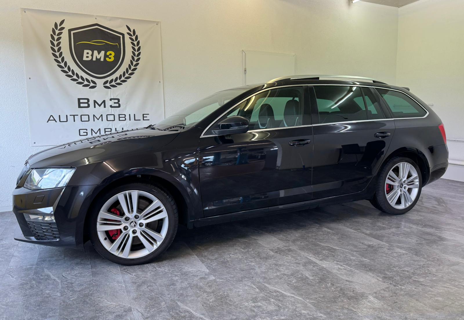 SKODA Octavia Combi 2.0 TSI RS DSG-image-1