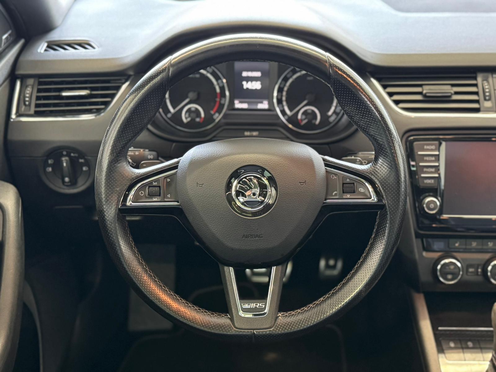 SKODA Octavia Combi 2.0 TSI RS DSG-image-9
