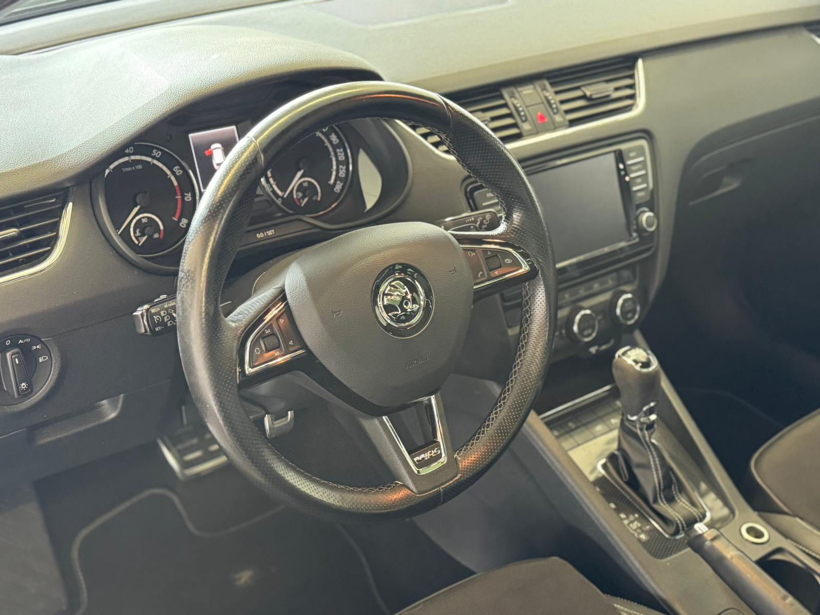 SKODA Octavia Combi 2.0 TSI RS DSG-image-8