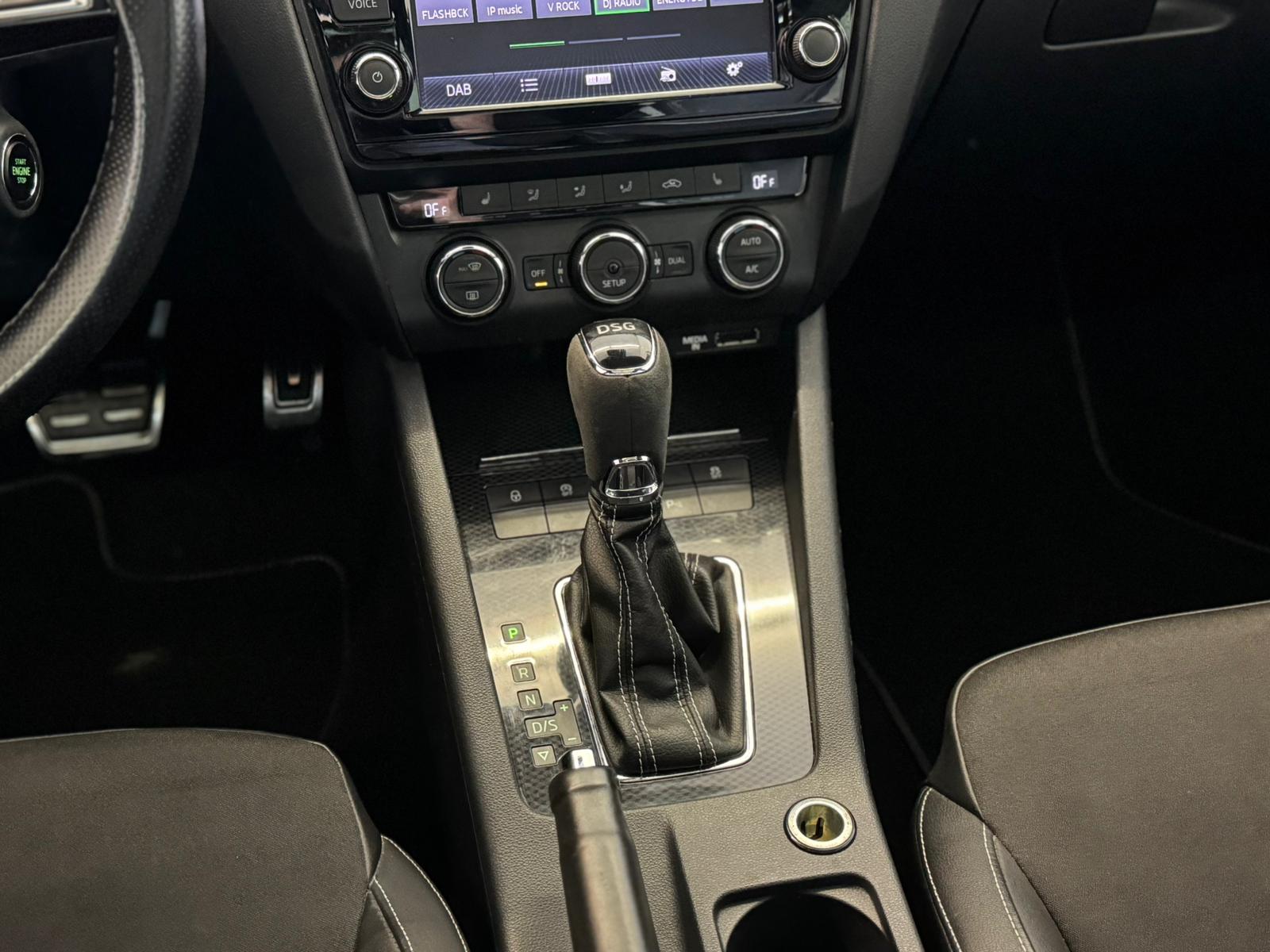 SKODA Octavia Combi 2.0 TSI RS DSG-image-11