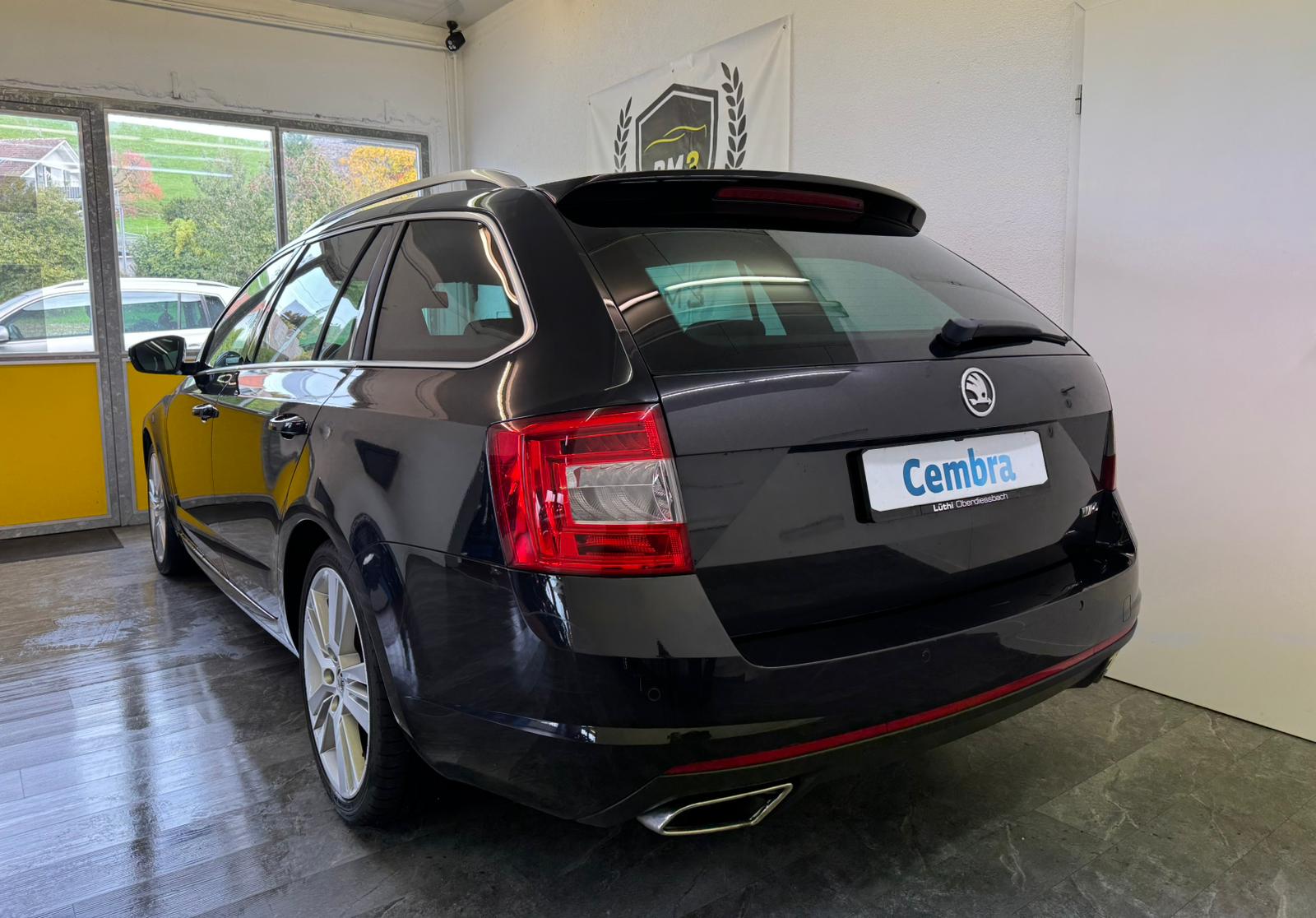 SKODA Octavia Combi 2.0 TSI RS DSG-image-2