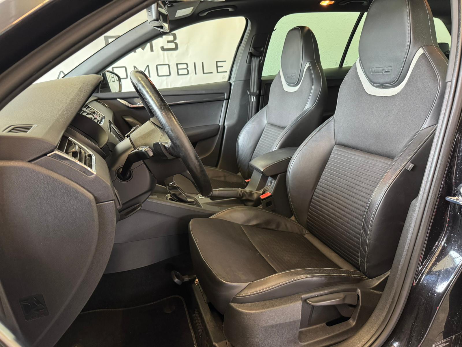 SKODA Octavia Combi 2.0 TSI RS DSG-image-12