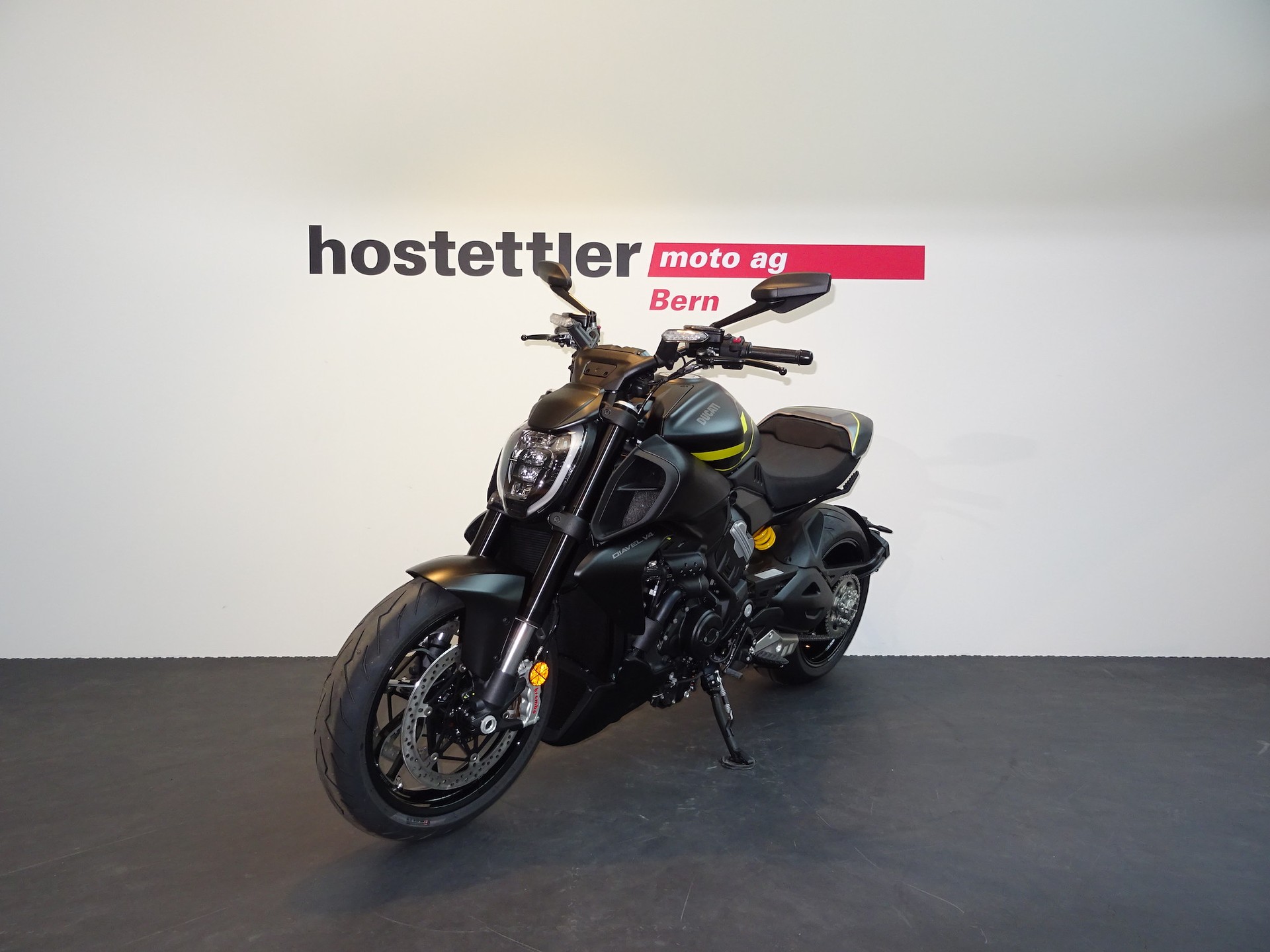 DUCATI Diavel V4-showroom-element-2