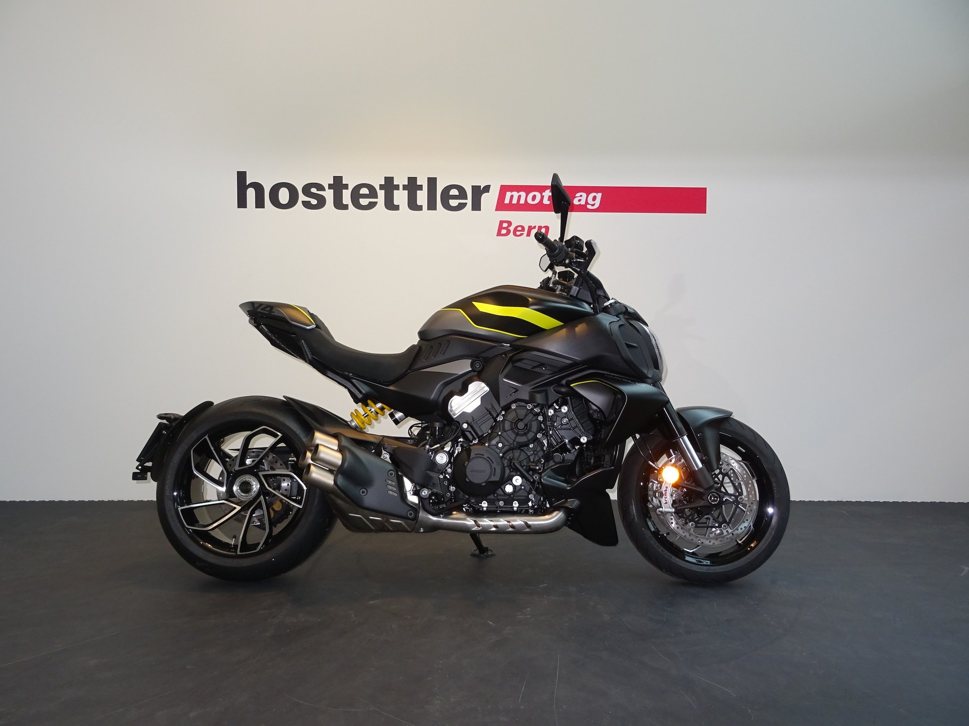 DUCATI Diavel V4-showroom-element-1
