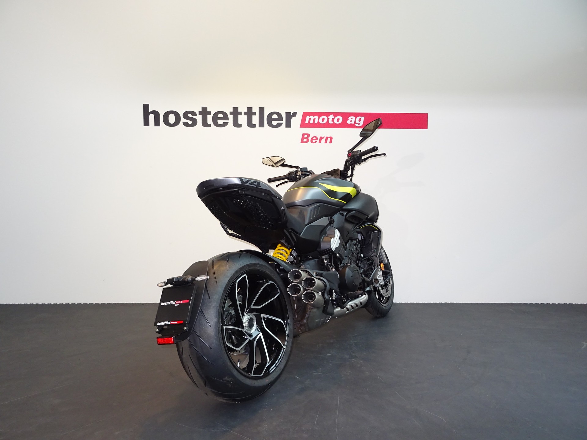 DUCATI Diavel V4-showroom-element-3