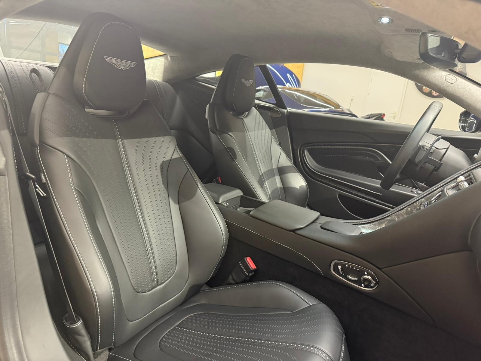 ASTON MARTIN DB11 V12 Launch Edition Touchtronic 3-image-15