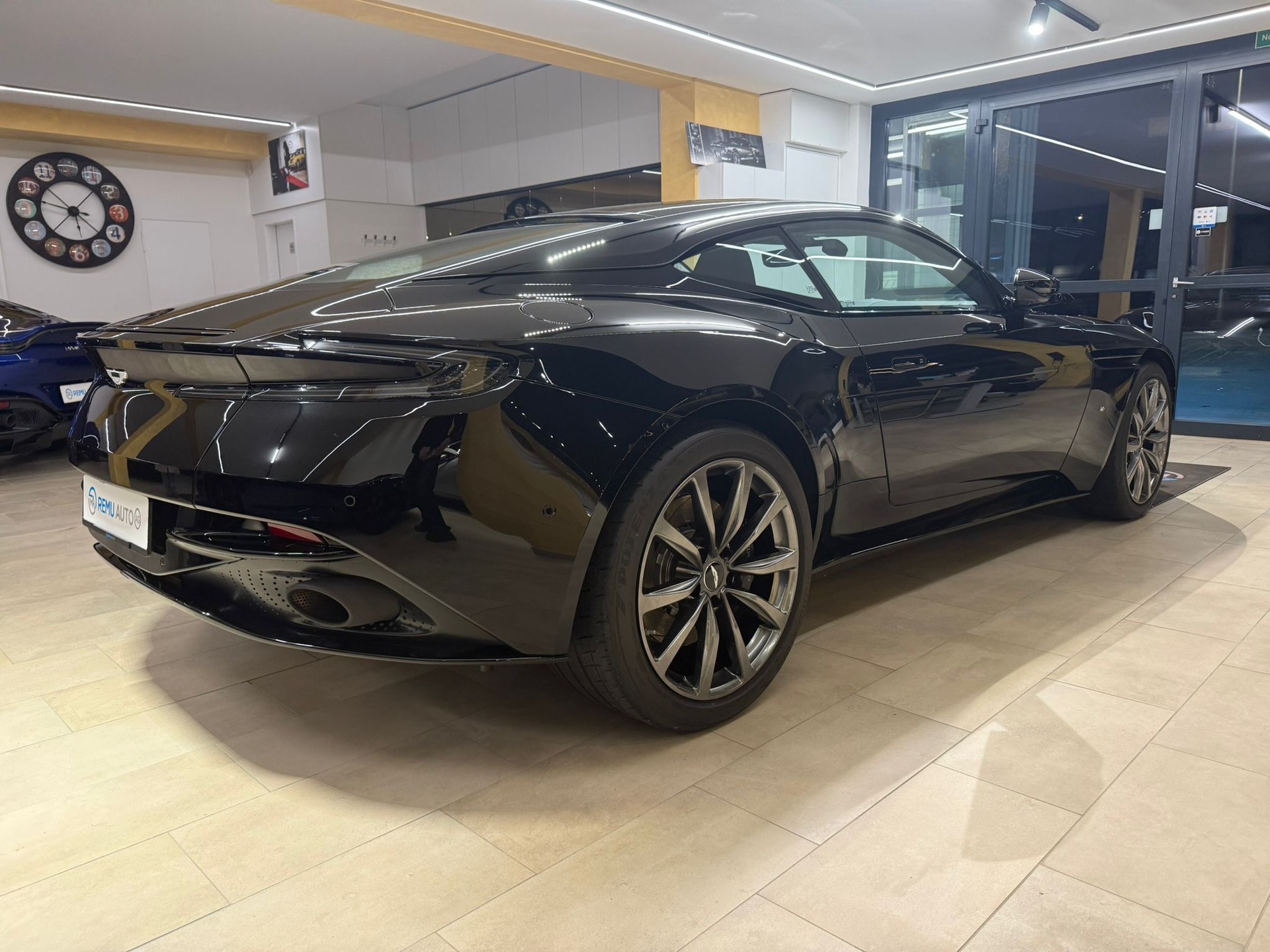 ASTON MARTIN DB11 V12 Launch Edition Touchtronic 3-image-8