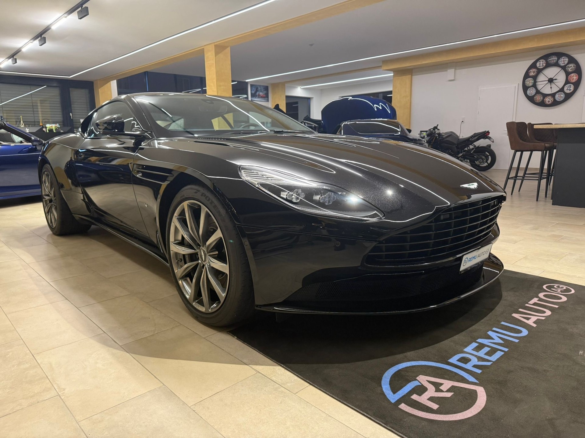 ASTON MARTIN DB11 V12 Launch Edition Touchtronic 3-image-0