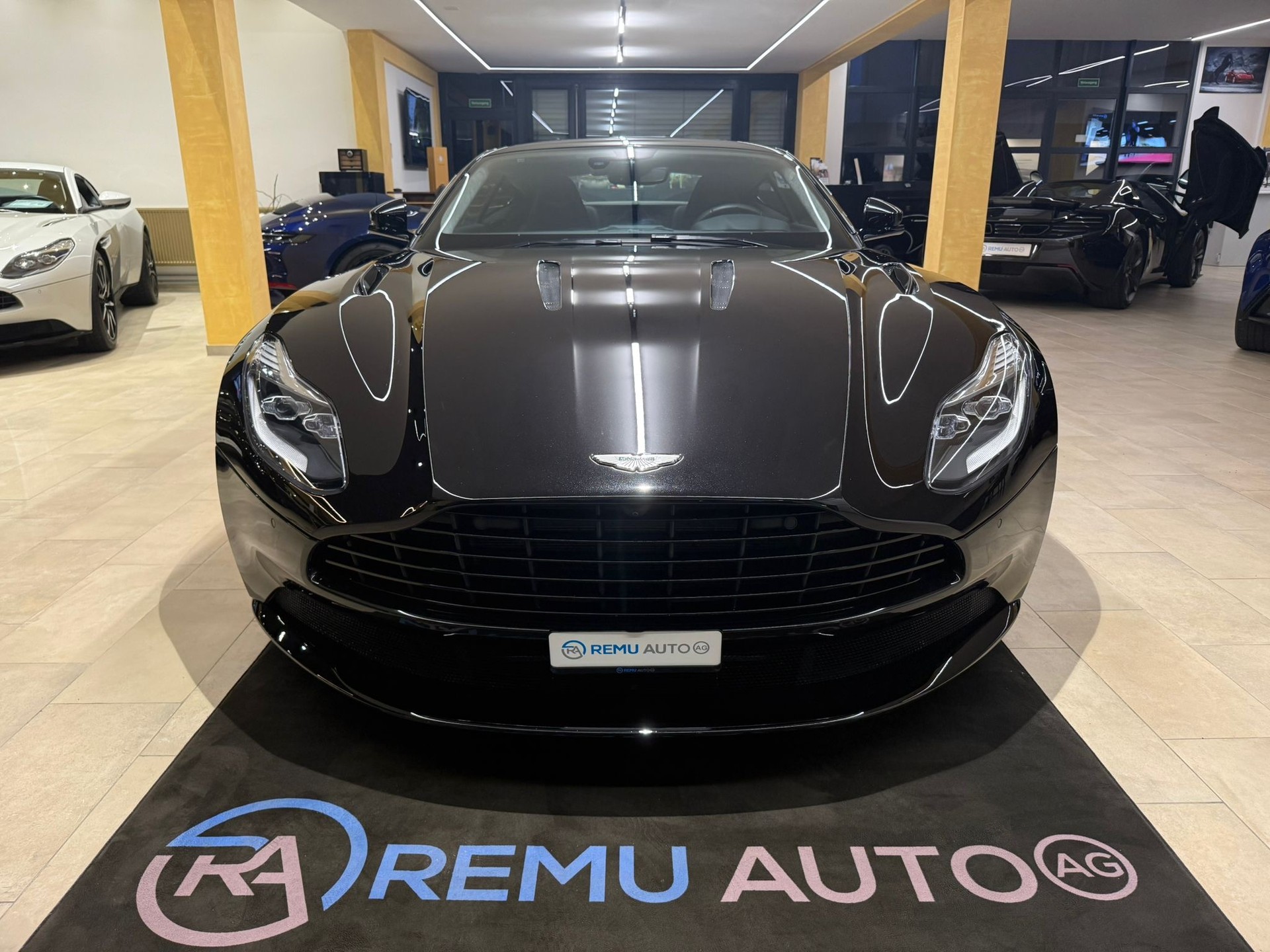 ASTON MARTIN DB11 V12 Launch Edition Touchtronic 3-image-7