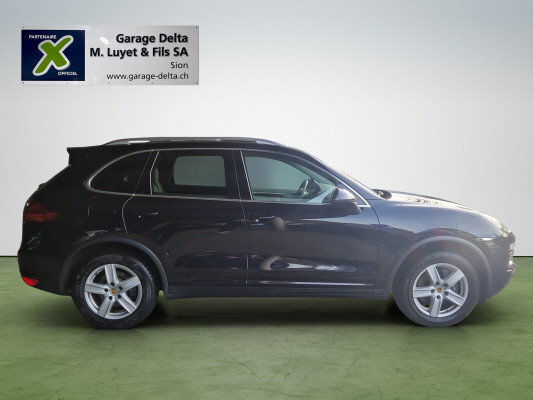 PORSCHE Cayenne Diesel-showroom-element-1