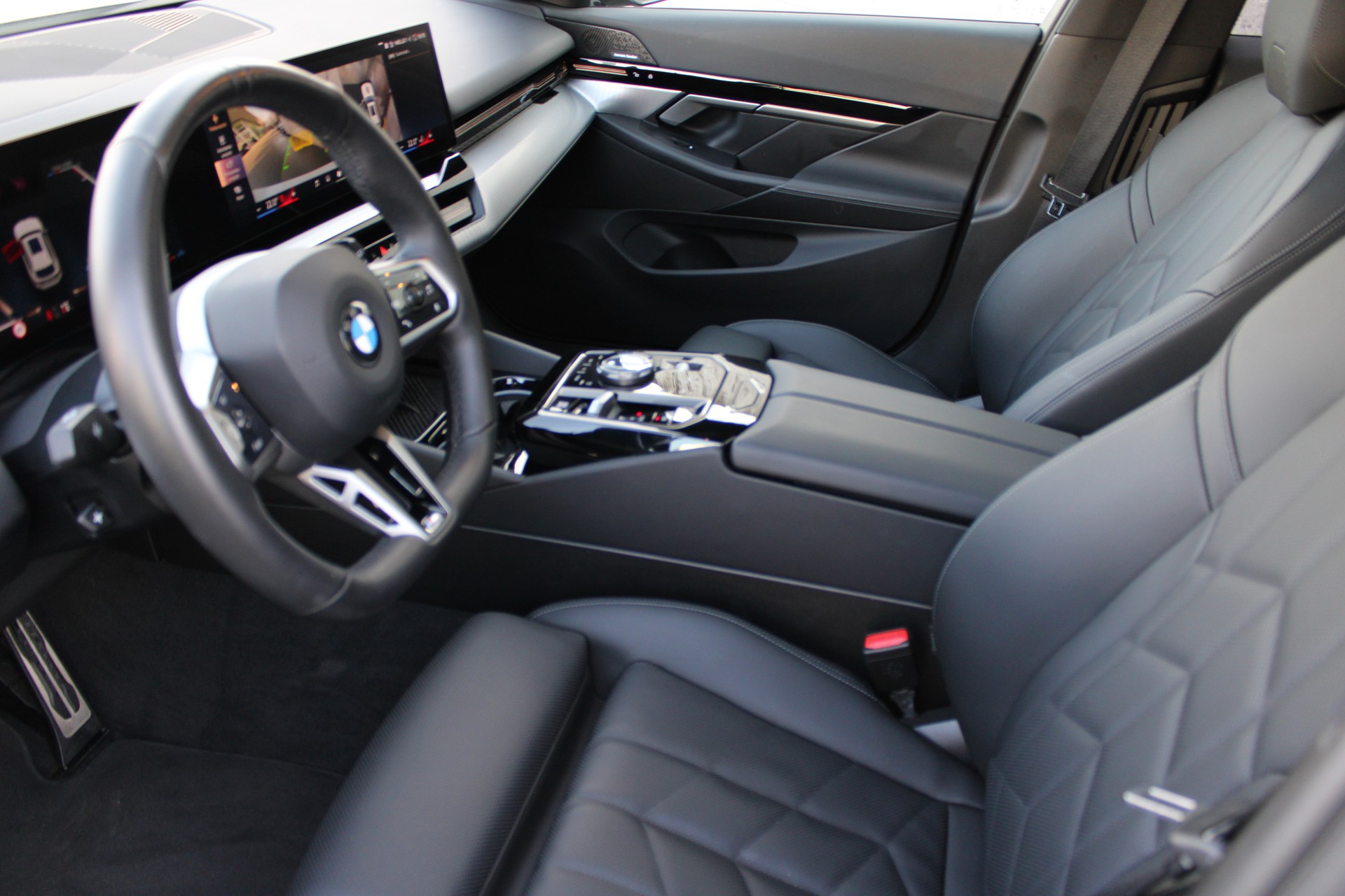 BMW 520d xDrive Touring M Sport-image-11