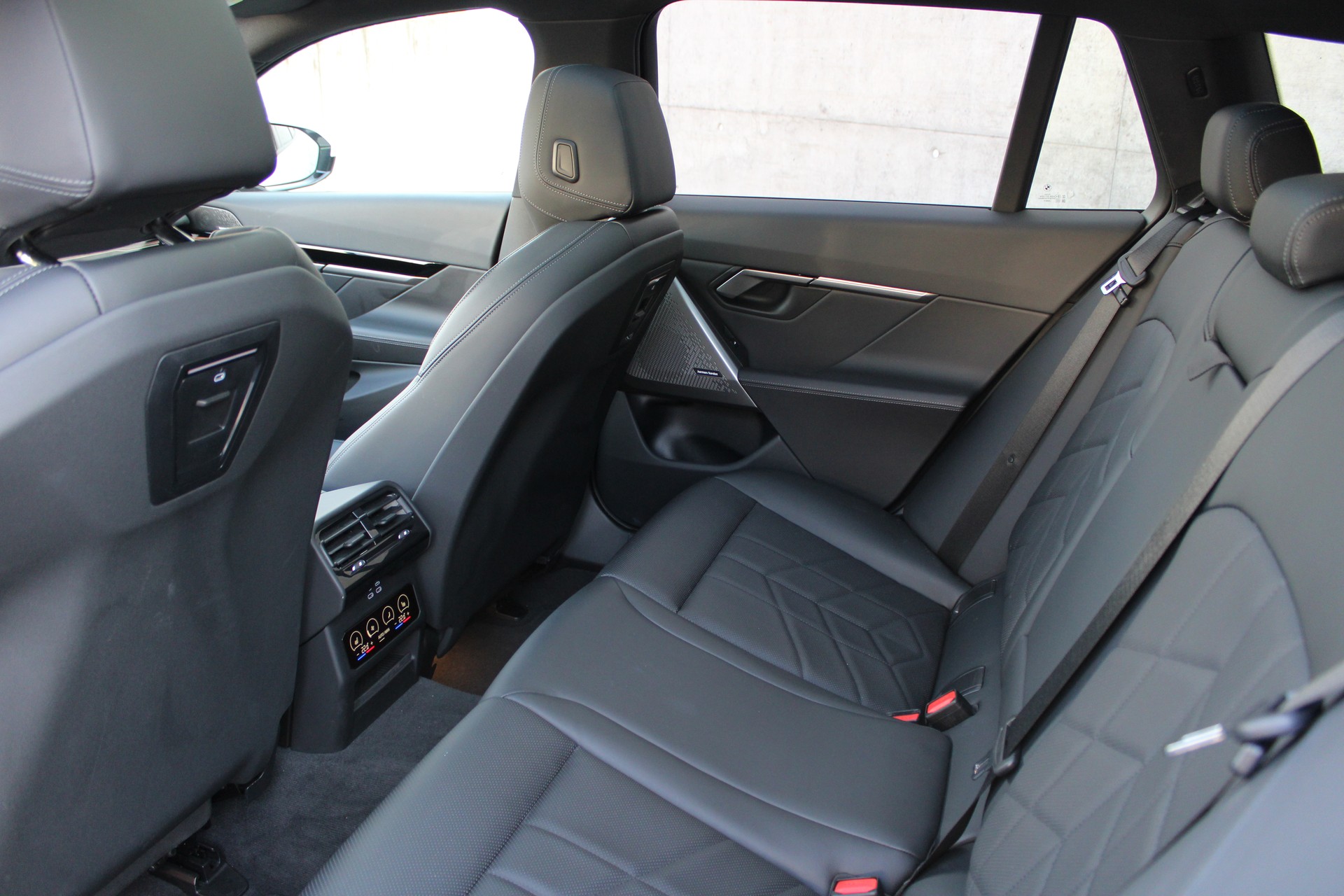 BMW 520d xDrive Touring M Sport-image-13