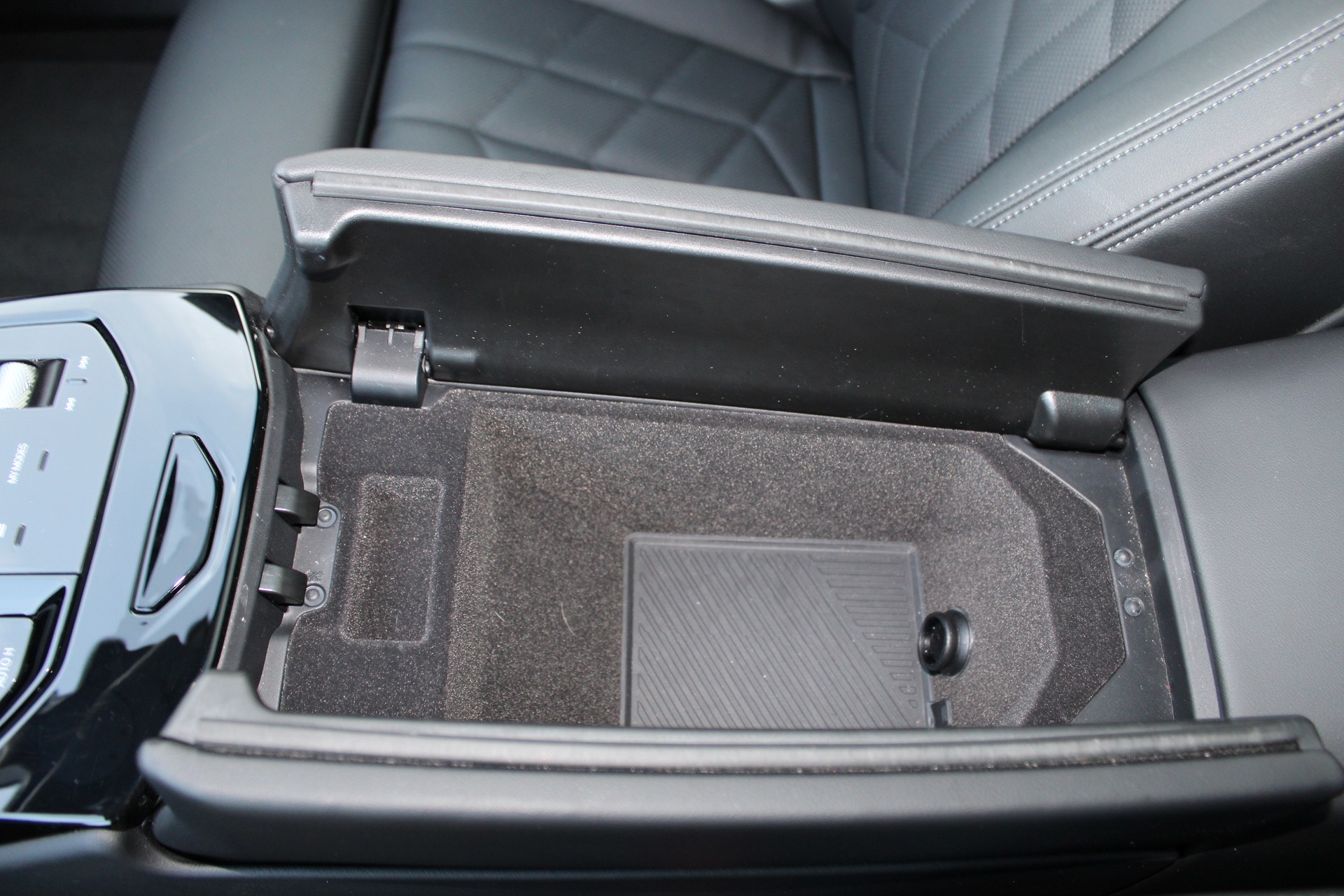 BMW 520d xDrive Touring M Sport-image-10