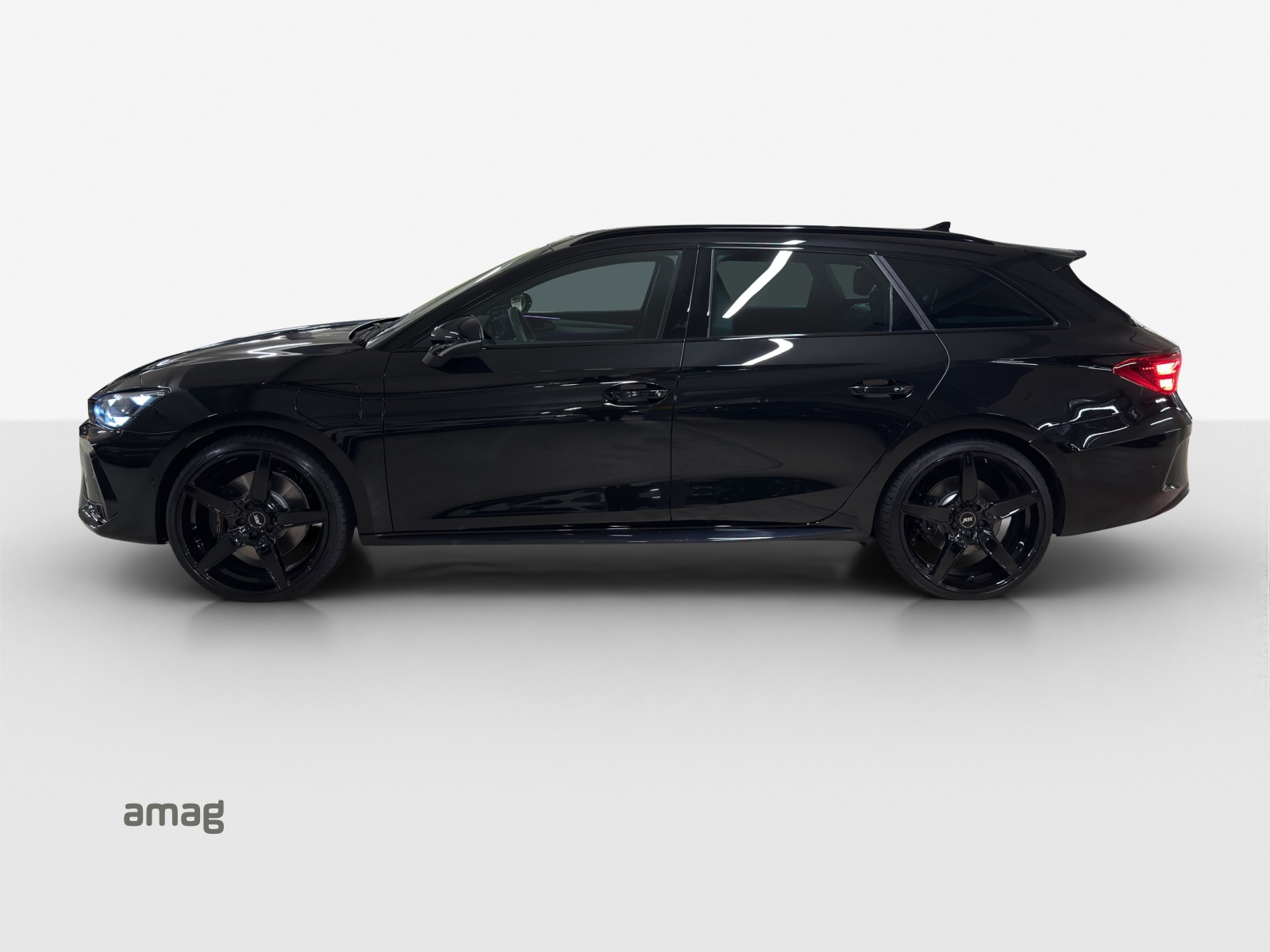 CUPRA LEON ST 1.5 e-HYBRID pHEV Black SymphonyDSG-image-1
