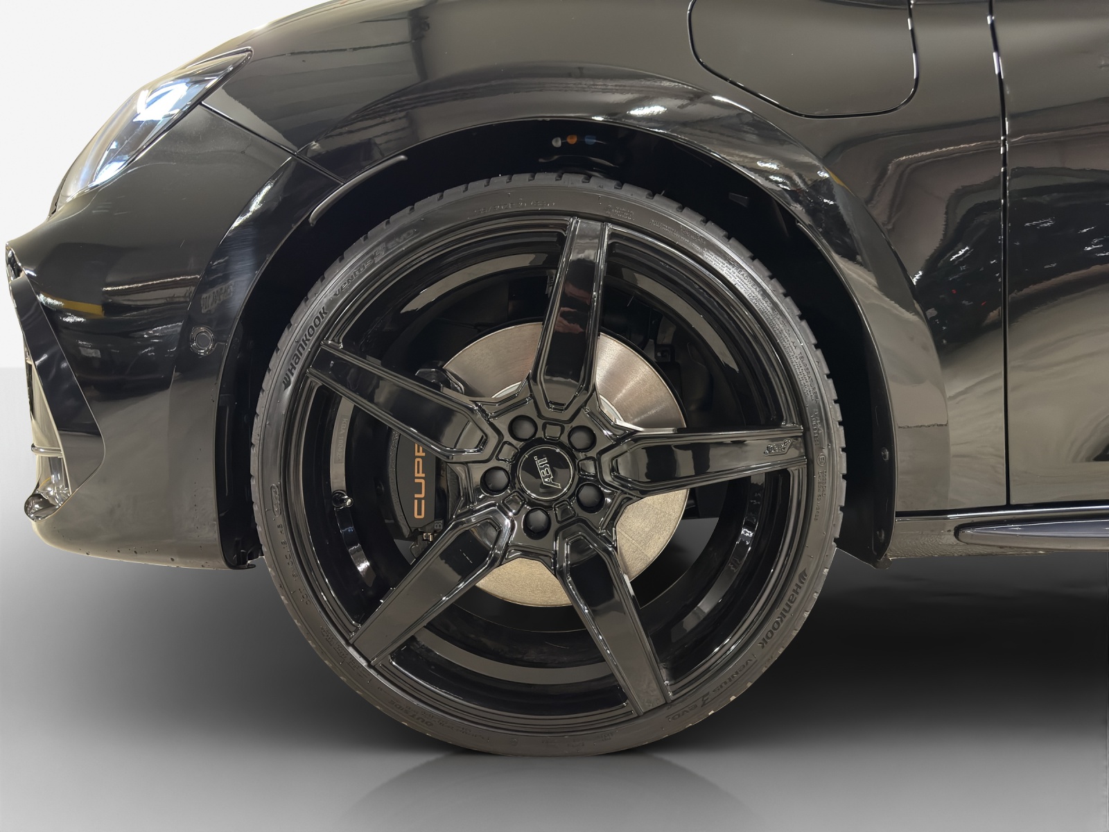 CUPRA LEON ST 1.5 e-HYBRID pHEV Black SymphonyDSG-image-13
