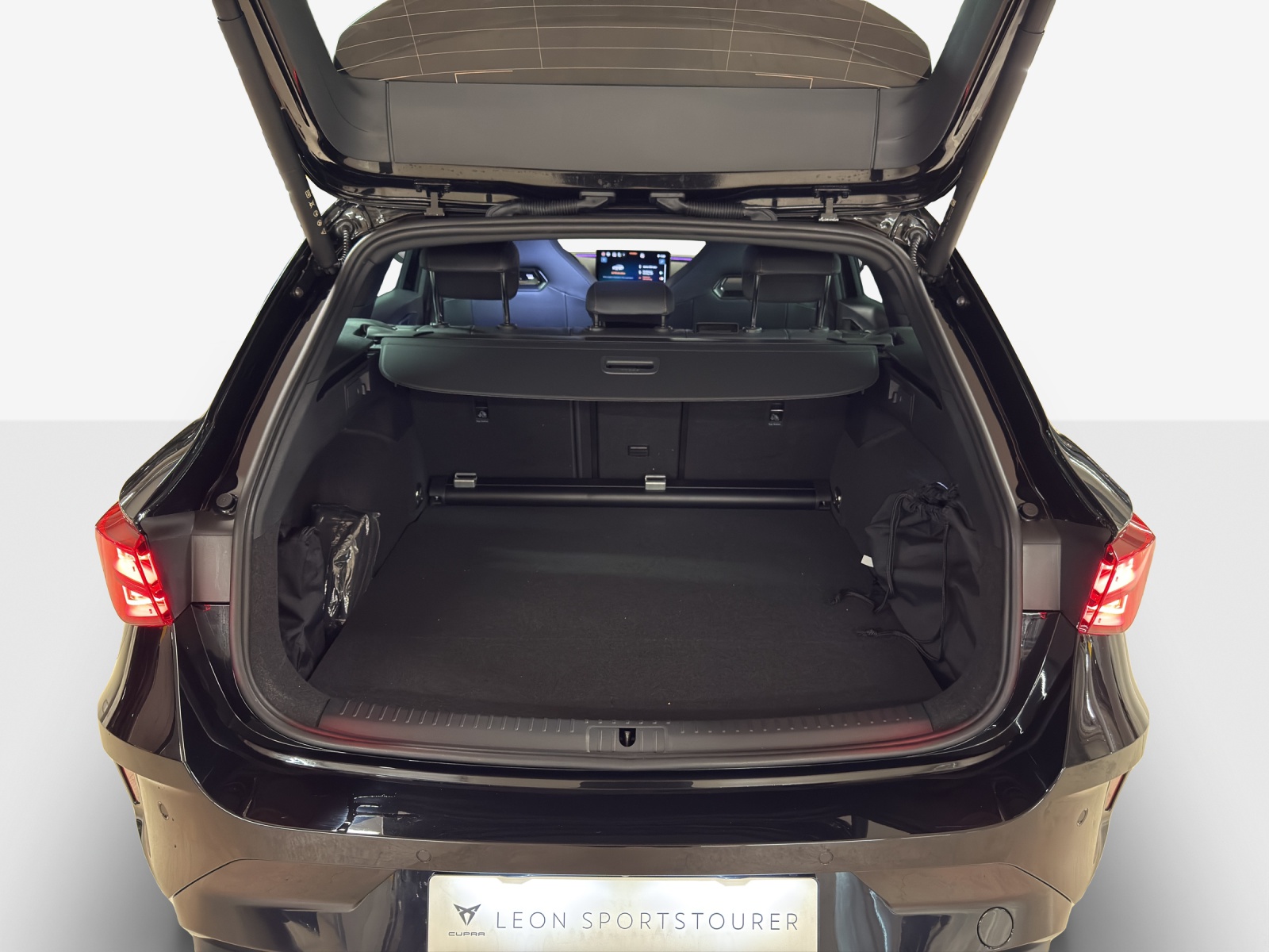 CUPRA LEON ST 1.5 e-HYBRID pHEV Black SymphonyDSG-image-12