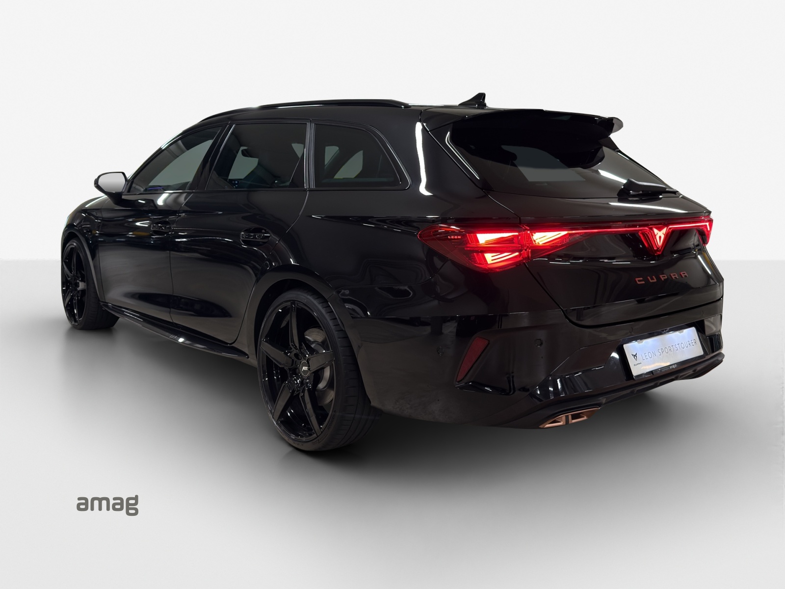 CUPRA LEON ST 1.5 e-HYBRID pHEV Black SymphonyDSG-image-2