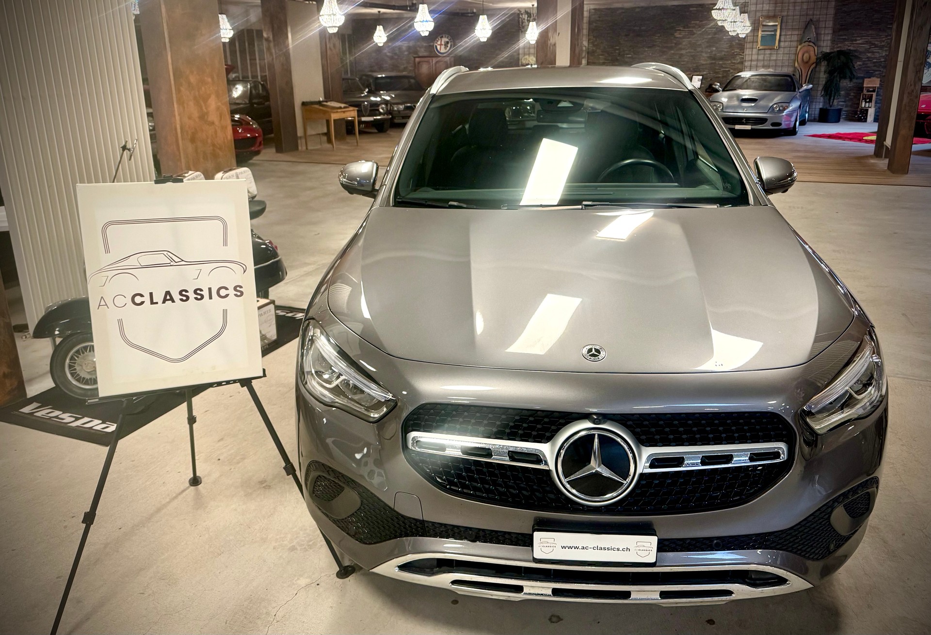 MERCEDES-BENZ GLA 250e Progressive 8G-DCT-showroom-element-1
