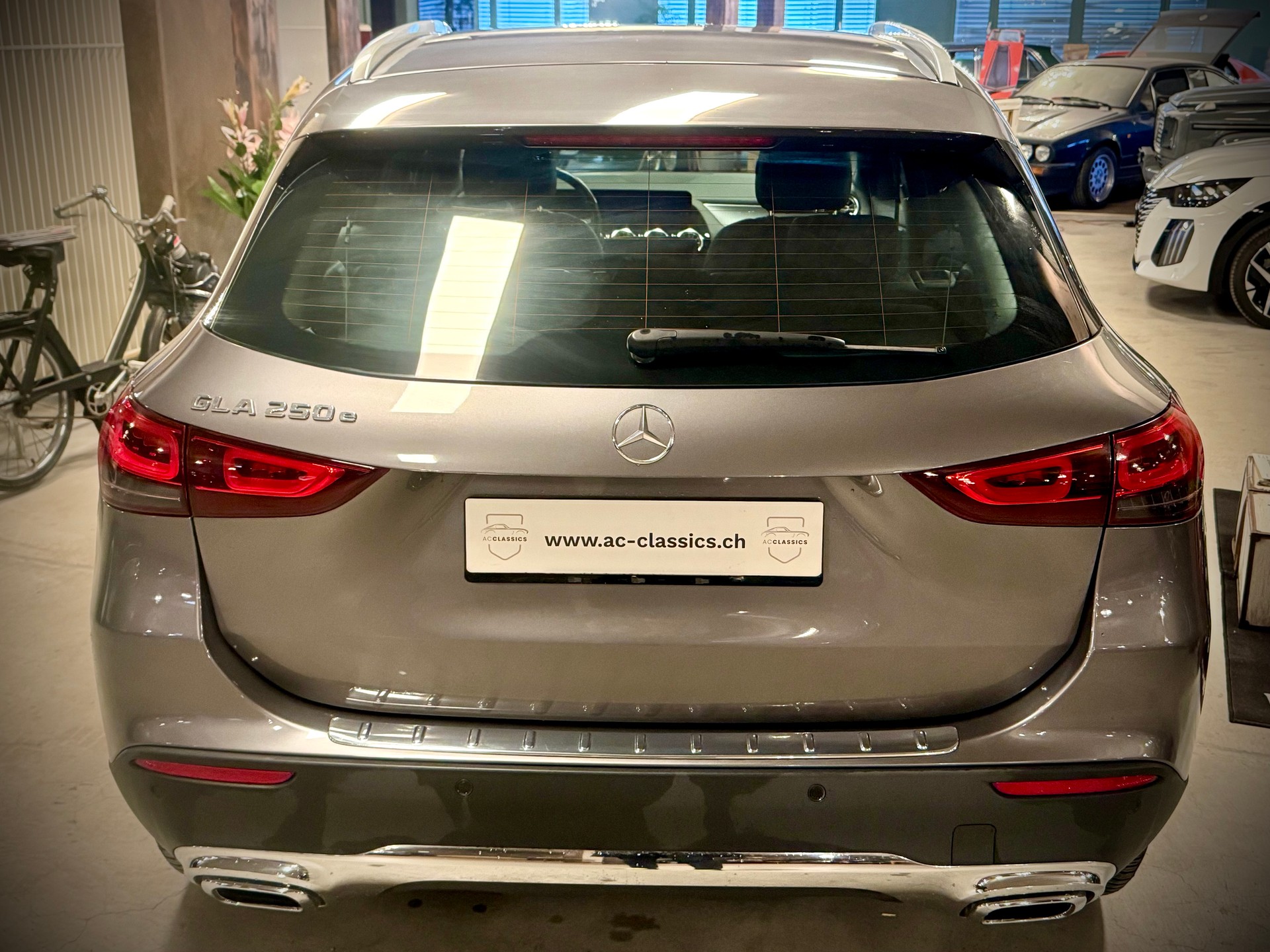 MERCEDES-BENZ GLA 250e Progressive 8G-DCT-image-7
