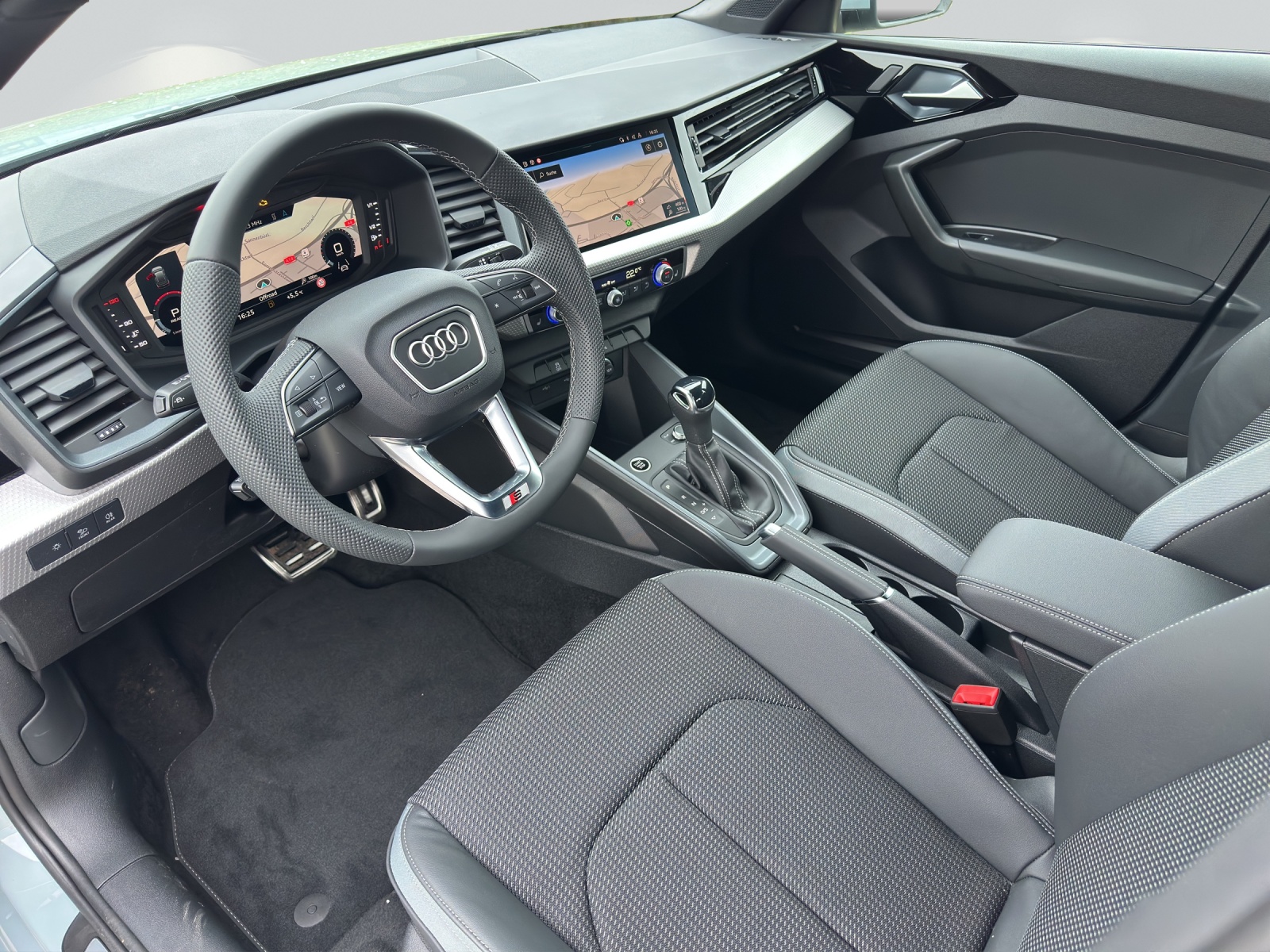 AUDI A1 Sportback 30 TFSI Attraction S-tronic-image-4